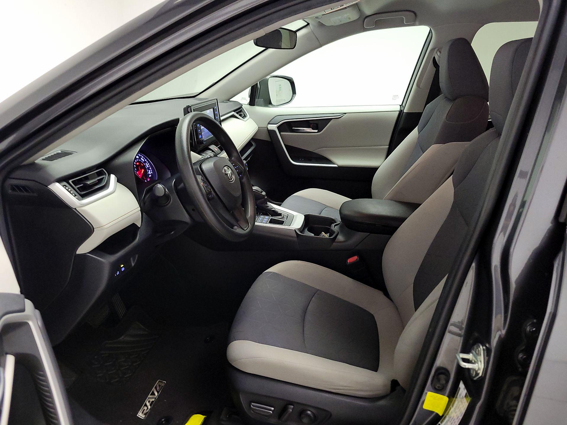 Thumbnail: 2020 Toyota RAV4 - 11