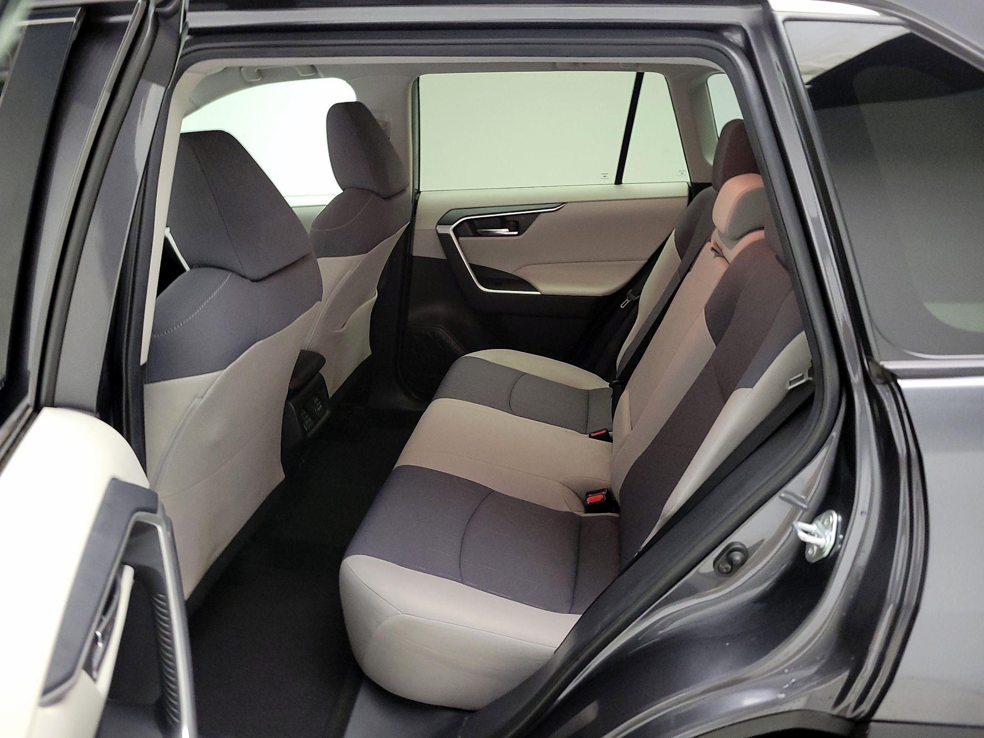 Thumbnail: 2020 Toyota RAV4 - 18