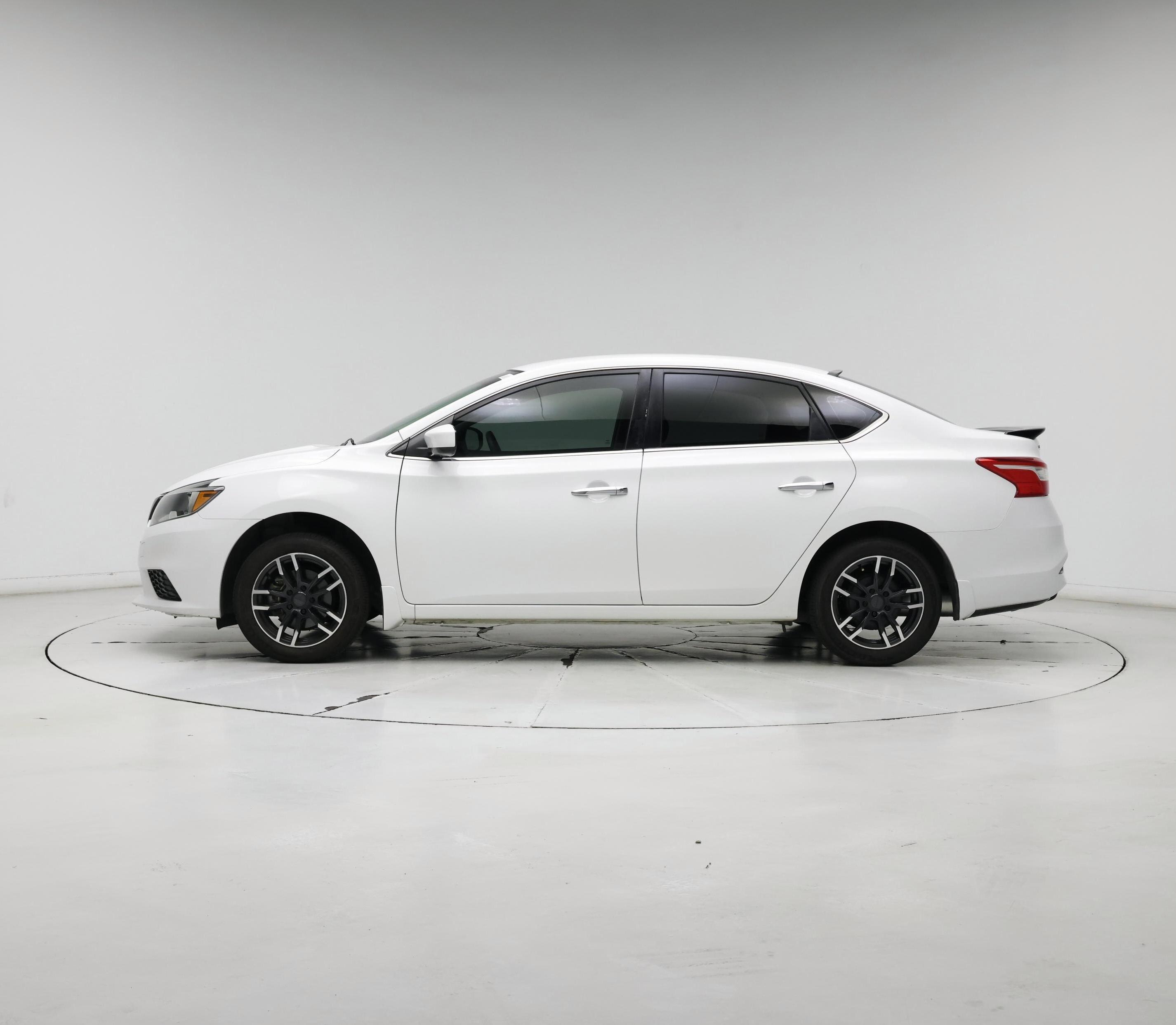 Thumbnail: 2017 Nissan Sentra - 3