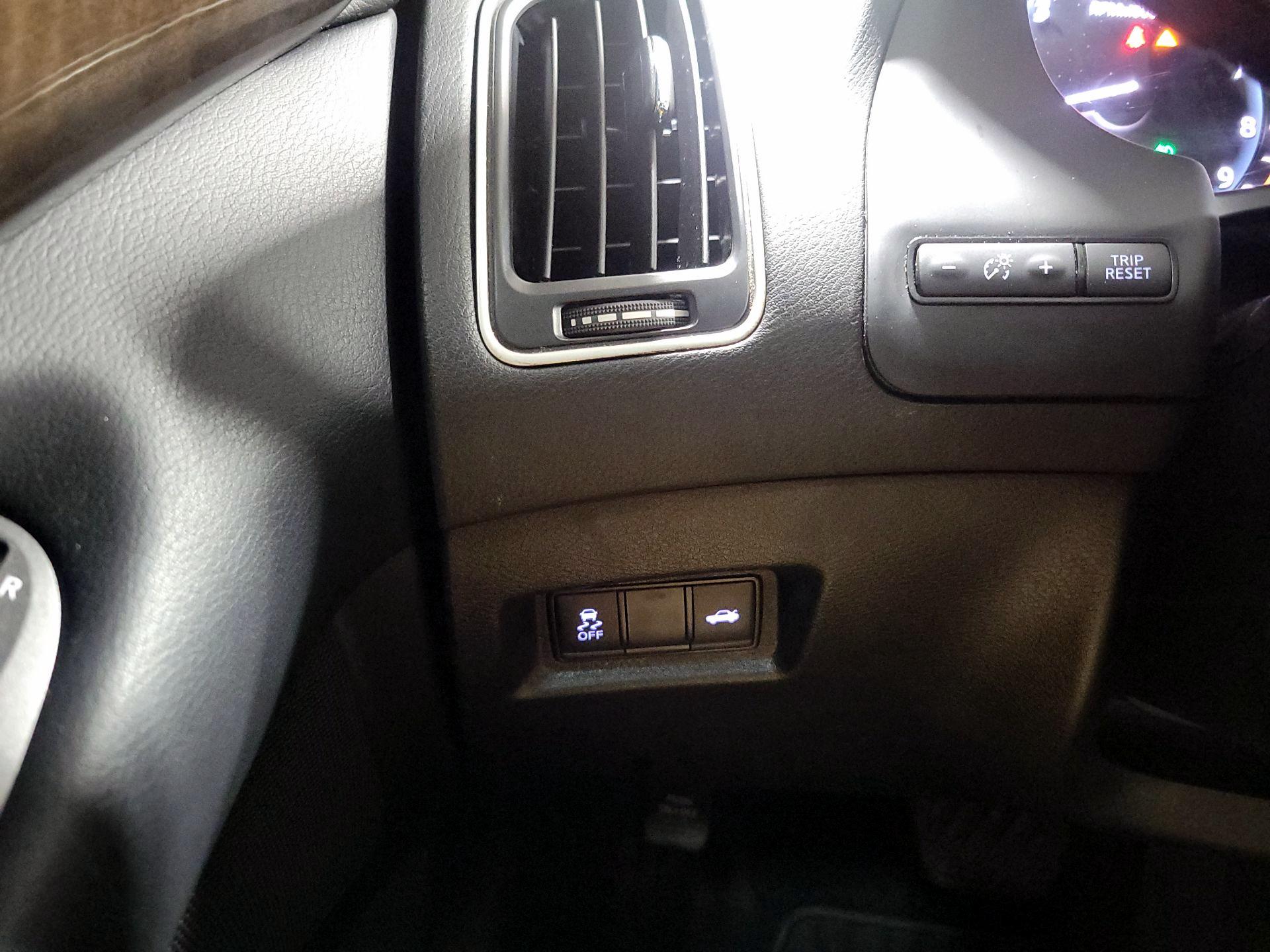 Thumbnail: 2019 INFINITI Q50 - 13