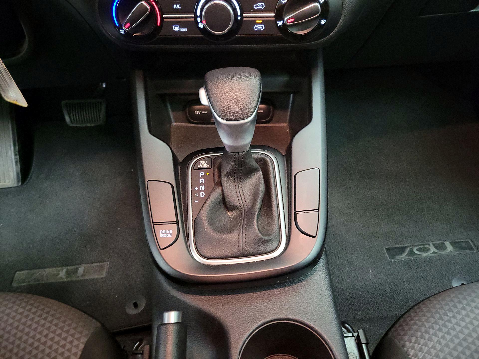 Thumbnail: 2023 Kia Soul - 17