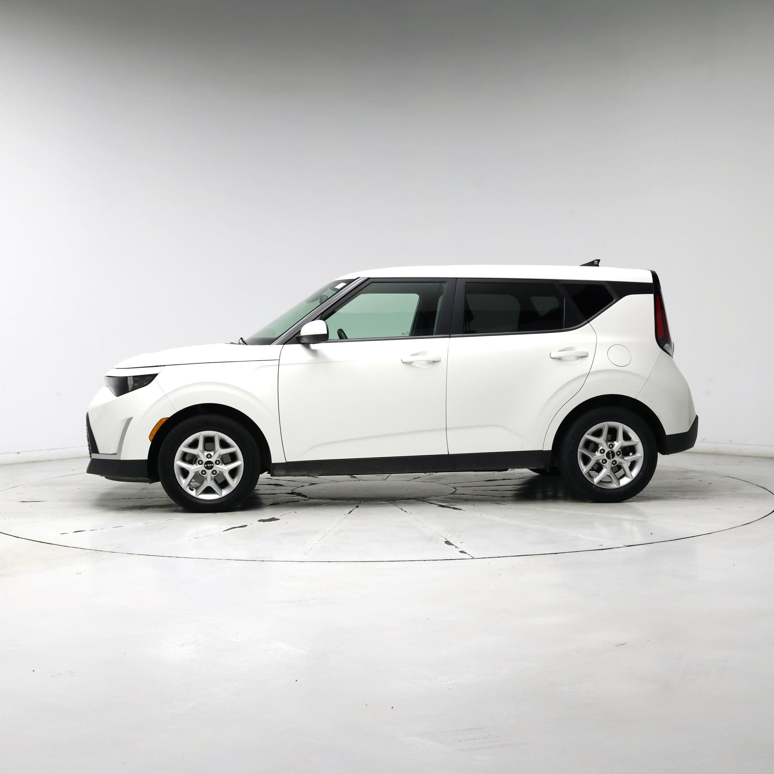 Thumbnail: 2023 Kia Soul - 3