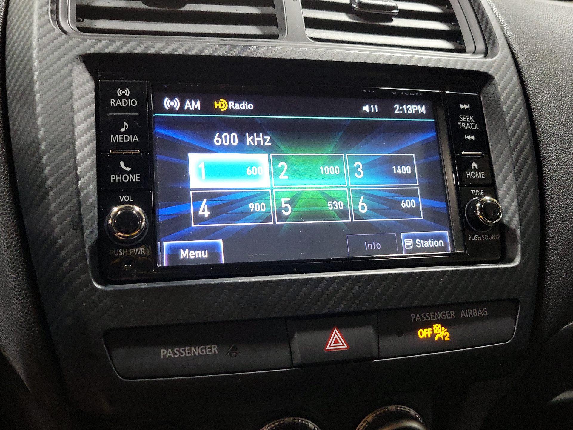 Thumbnail: 2023 Mitsubishi Outlander Sport - 15