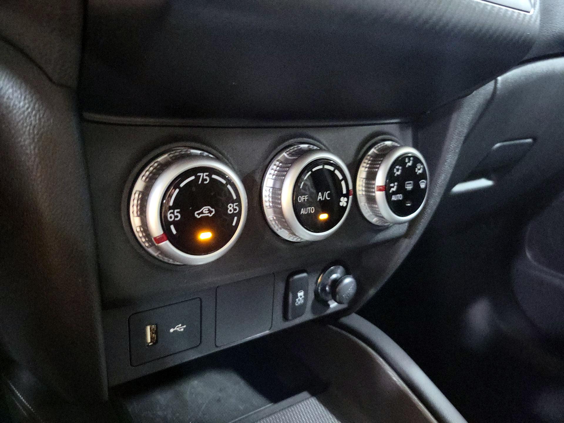 Thumbnail: 2023 Mitsubishi Outlander Sport - 16