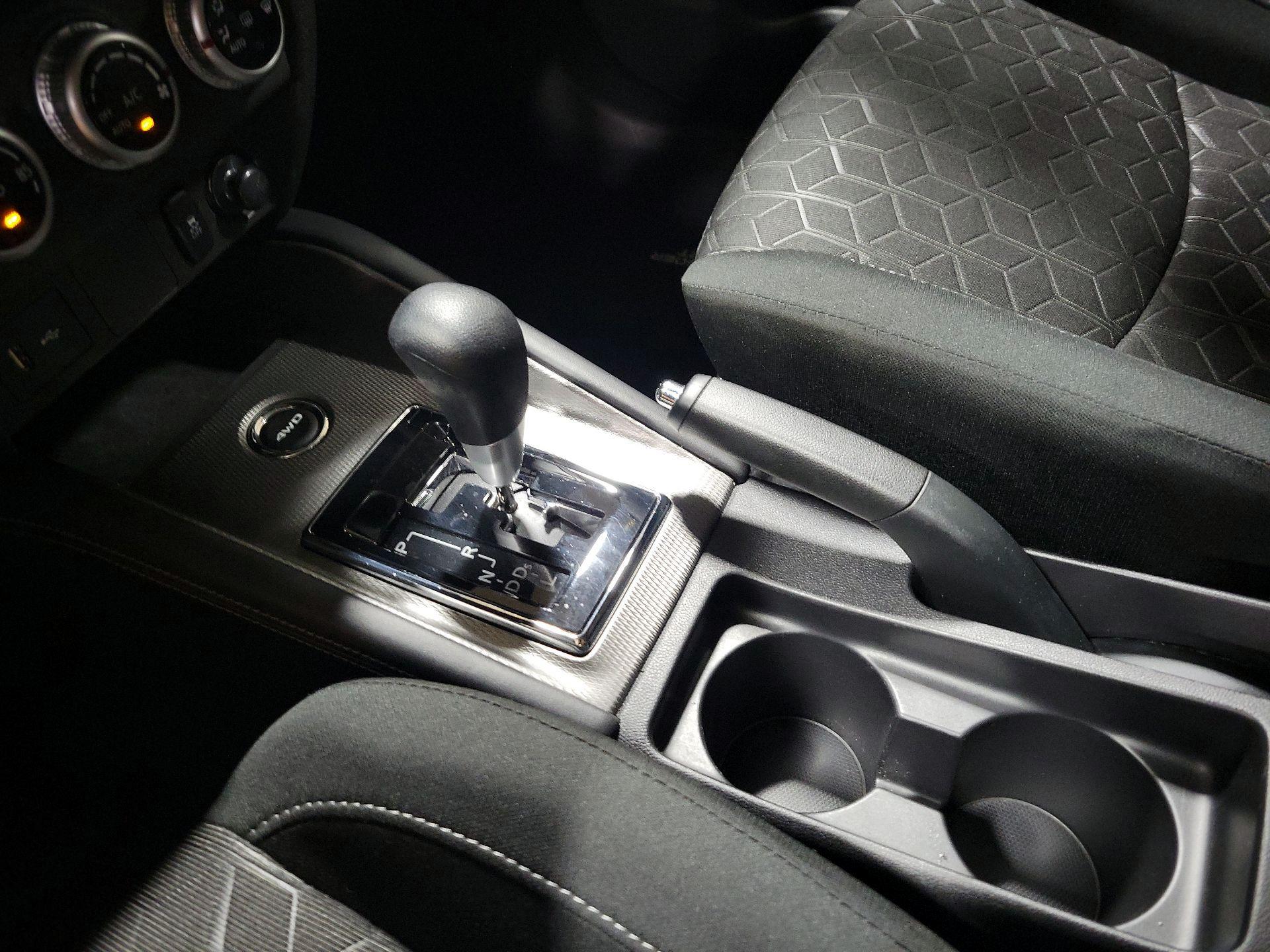 Thumbnail: 2023 Mitsubishi Outlander Sport - 17