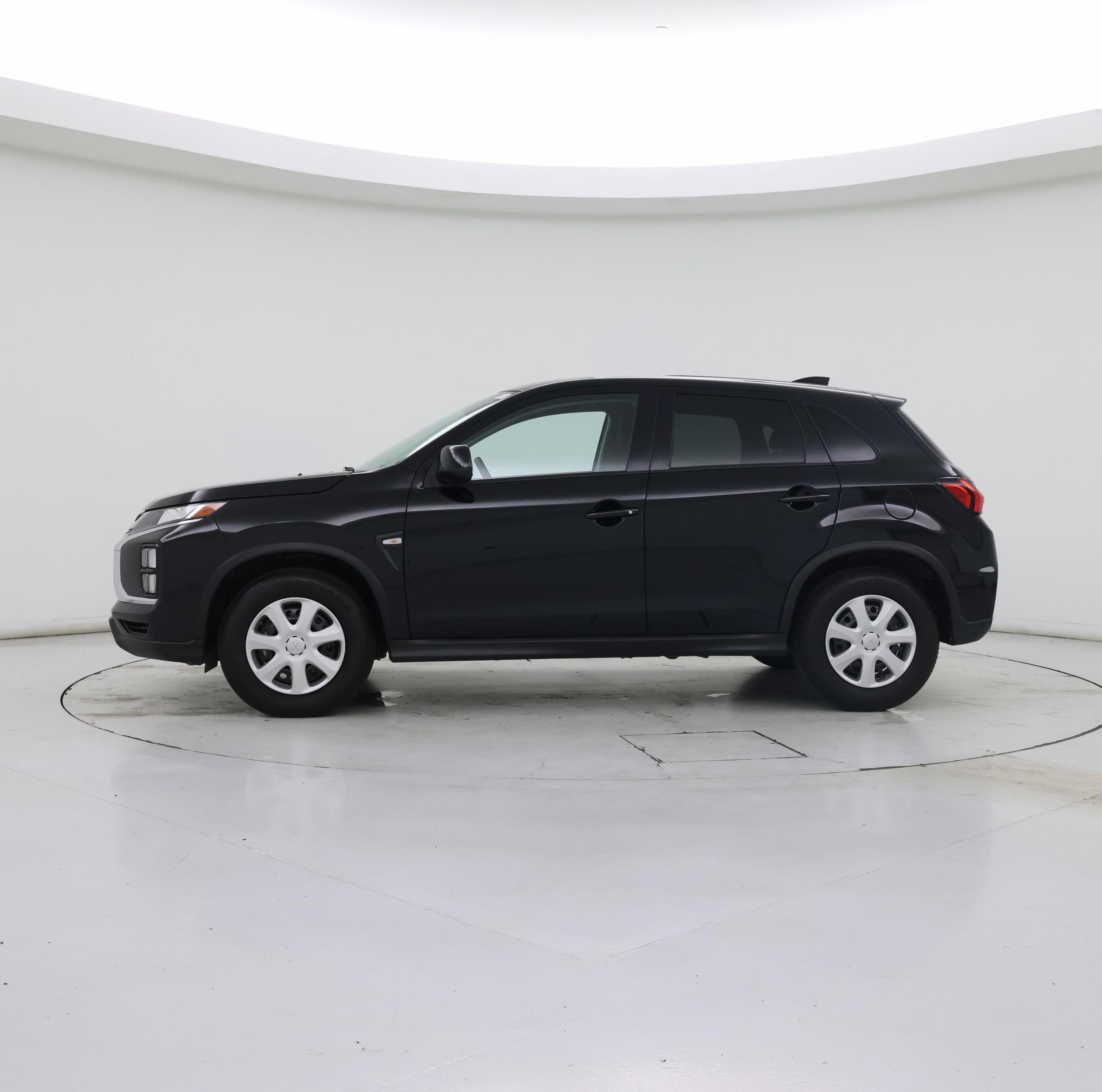 Thumbnail: 2023 Mitsubishi Outlander Sport - 3