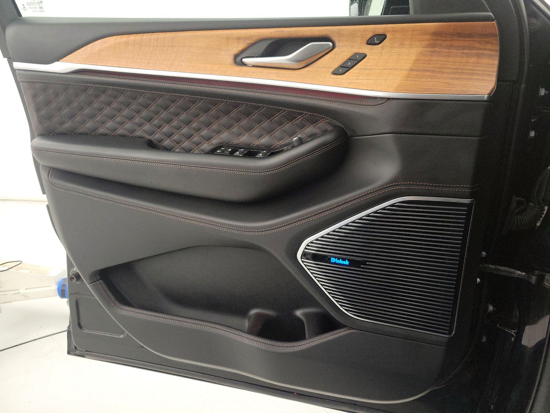 Thumbnail: 2021 Jeep Grand Cherokee L - 12