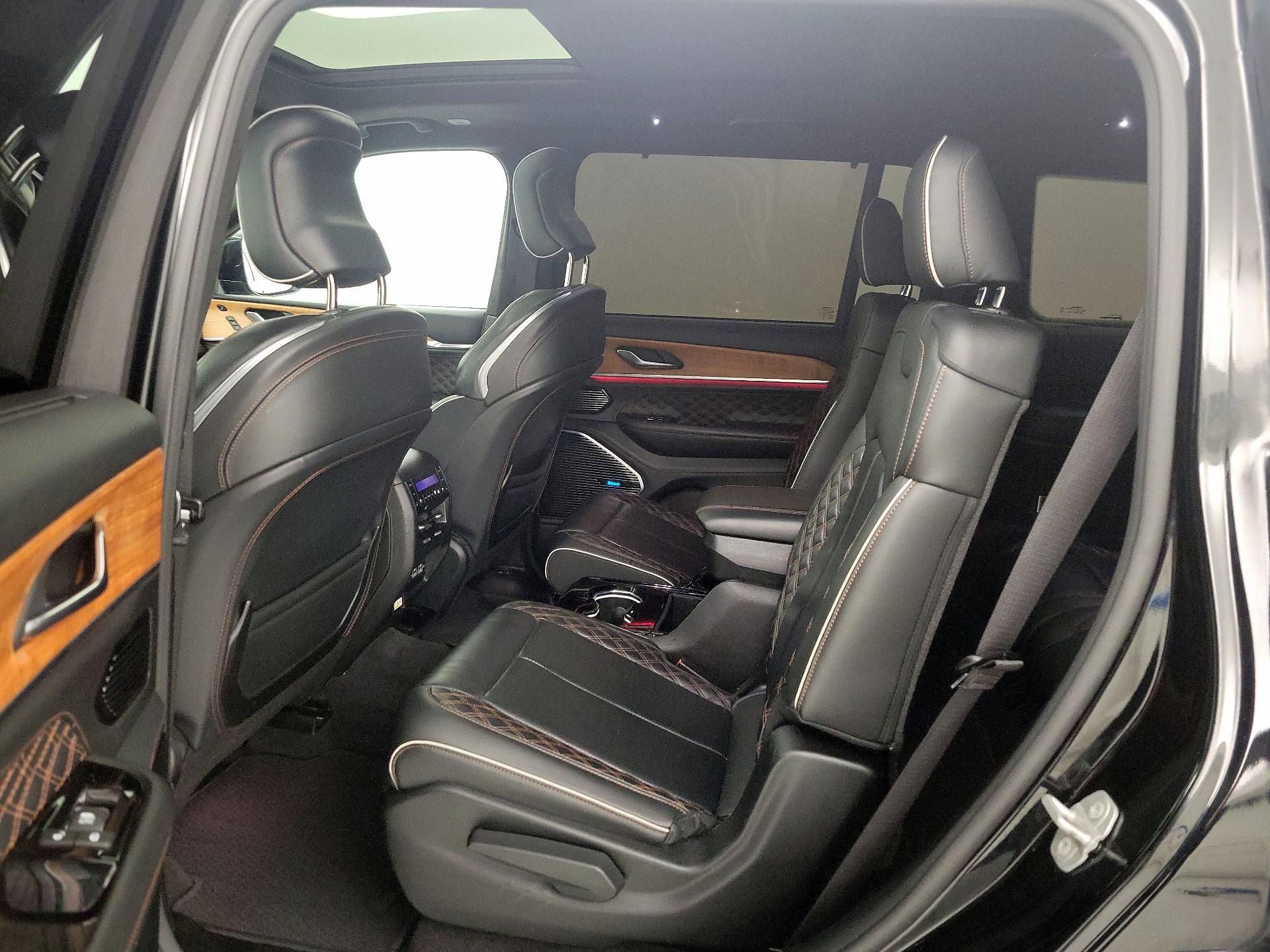 Thumbnail: 2021 Jeep Grand Cherokee L - 19