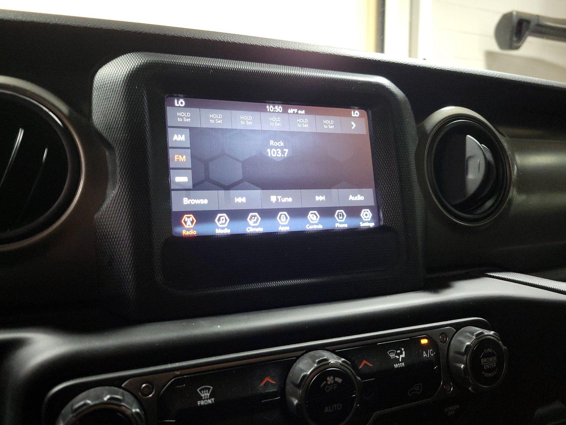 Thumbnail: 2023 Jeep Gladiator - 15