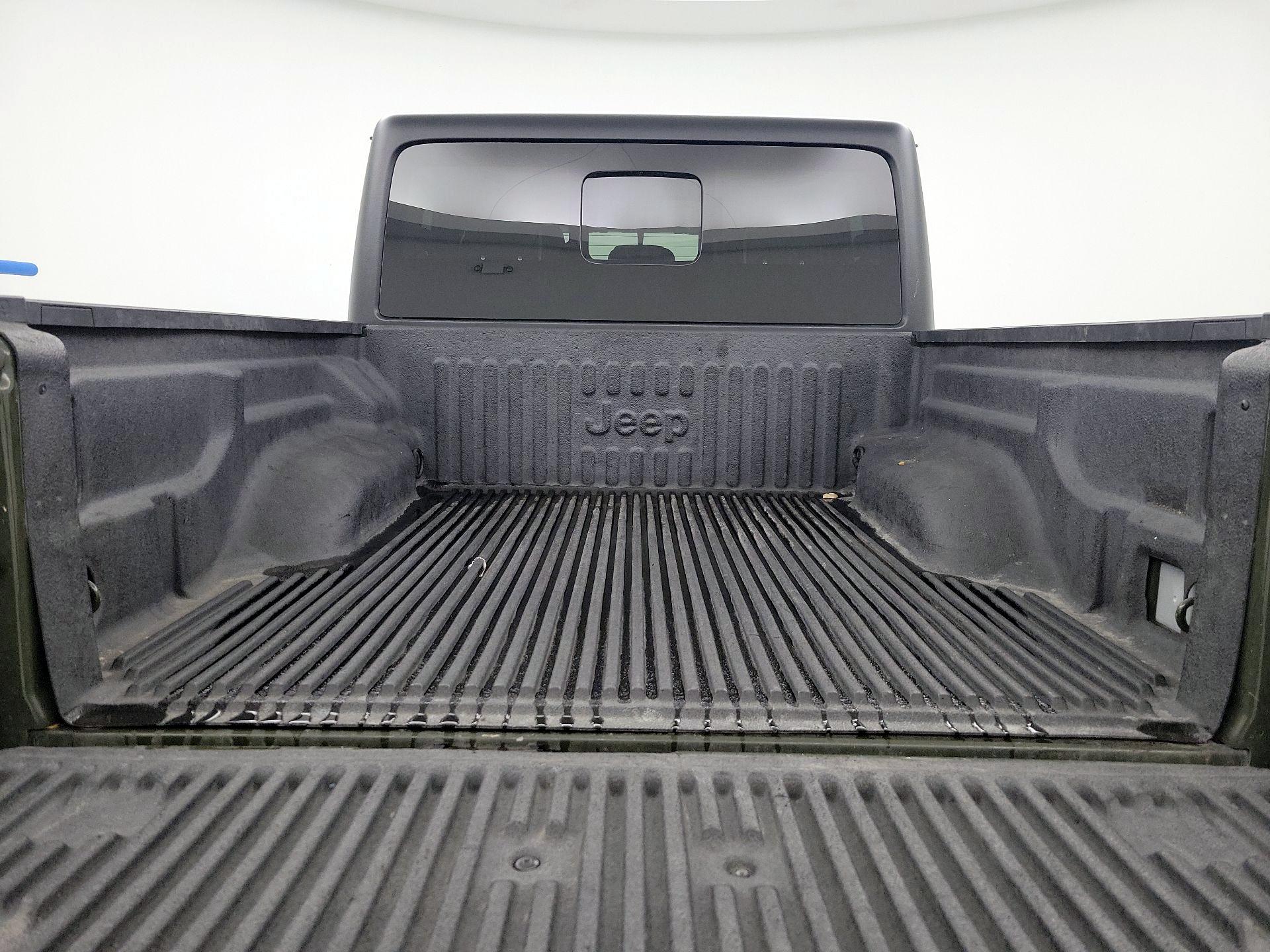 Thumbnail: 2023 Jeep Gladiator - 19