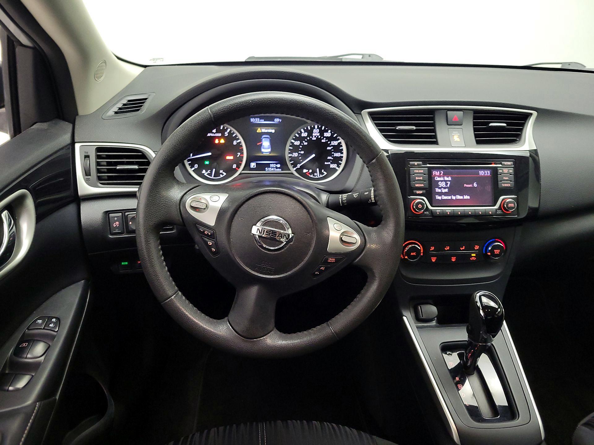 Thumbnail: 2016 Nissan Sentra - 10