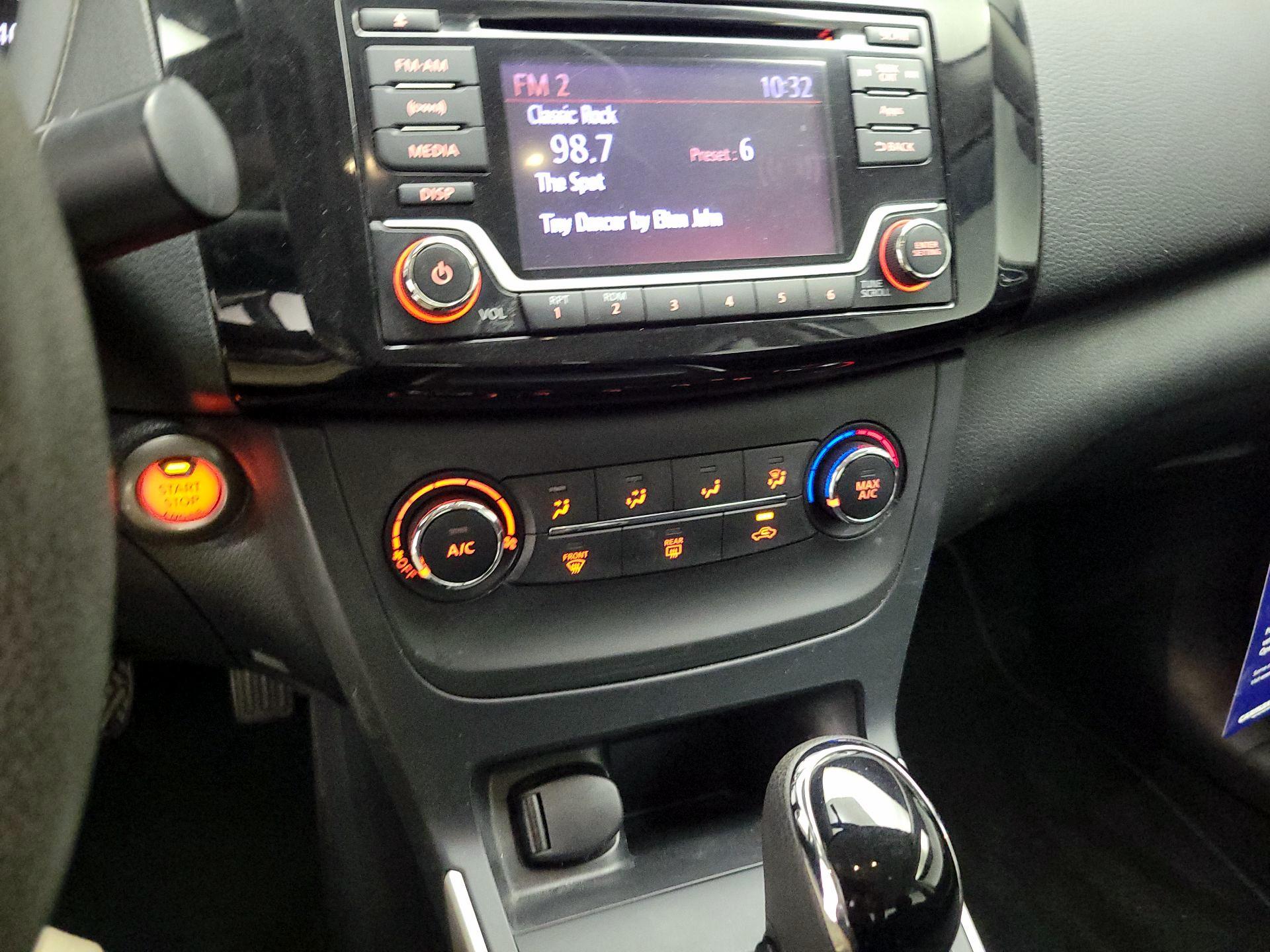 Thumbnail: 2016 Nissan Sentra - 16