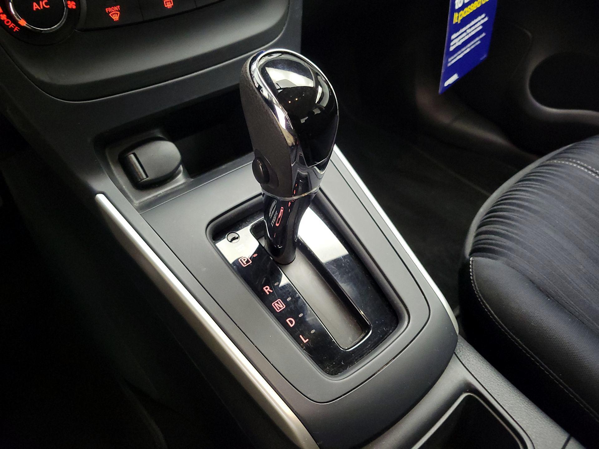 Thumbnail: 2016 Nissan Sentra - 17