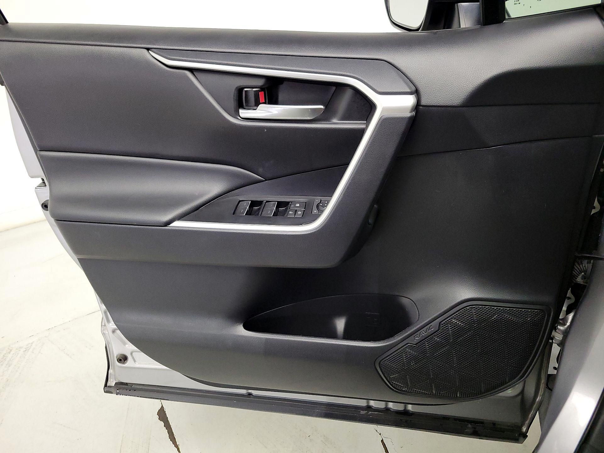 Thumbnail: 2023 Toyota RAV4 - 12