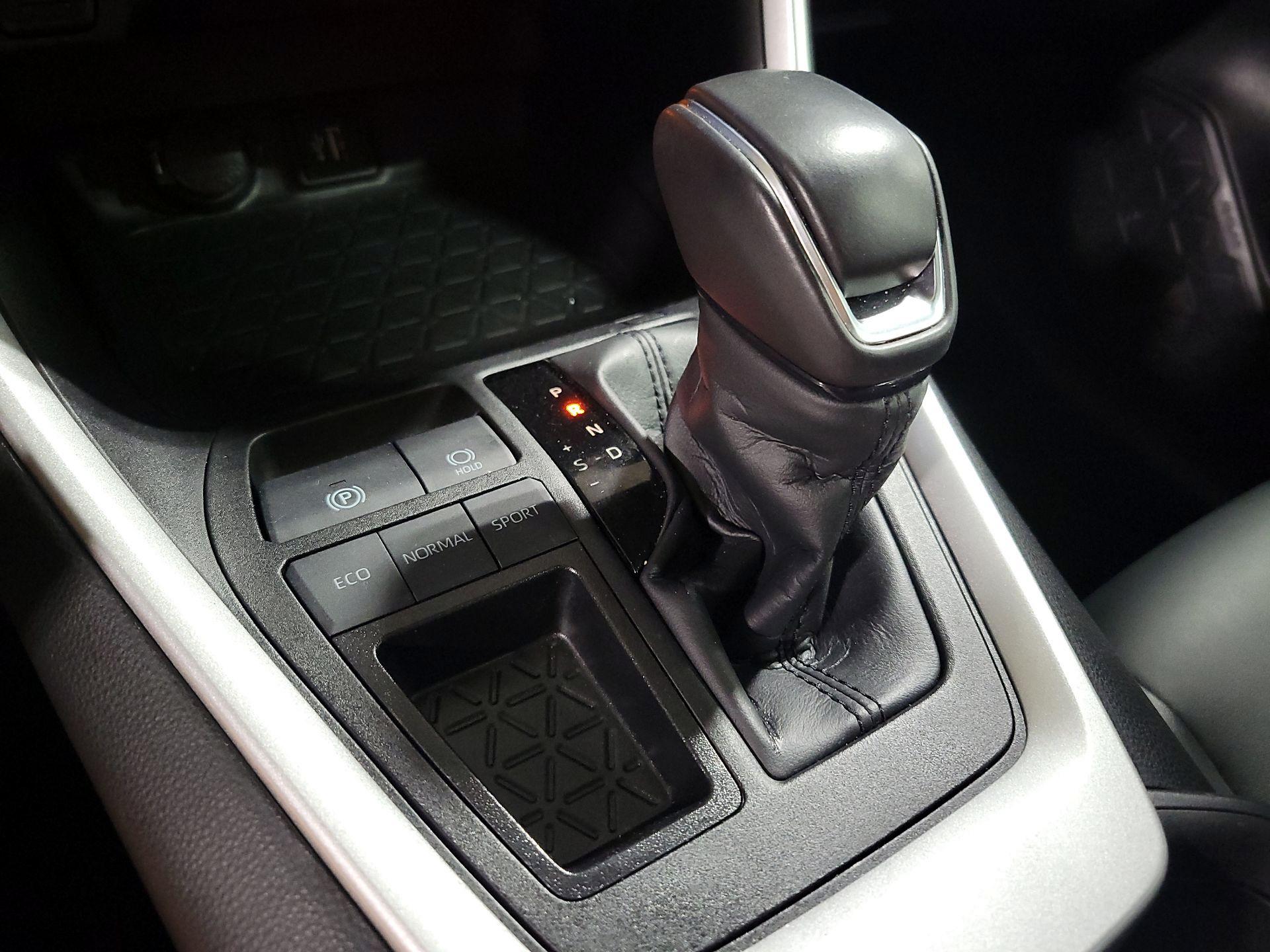 Thumbnail: 2023 Toyota RAV4 - 17