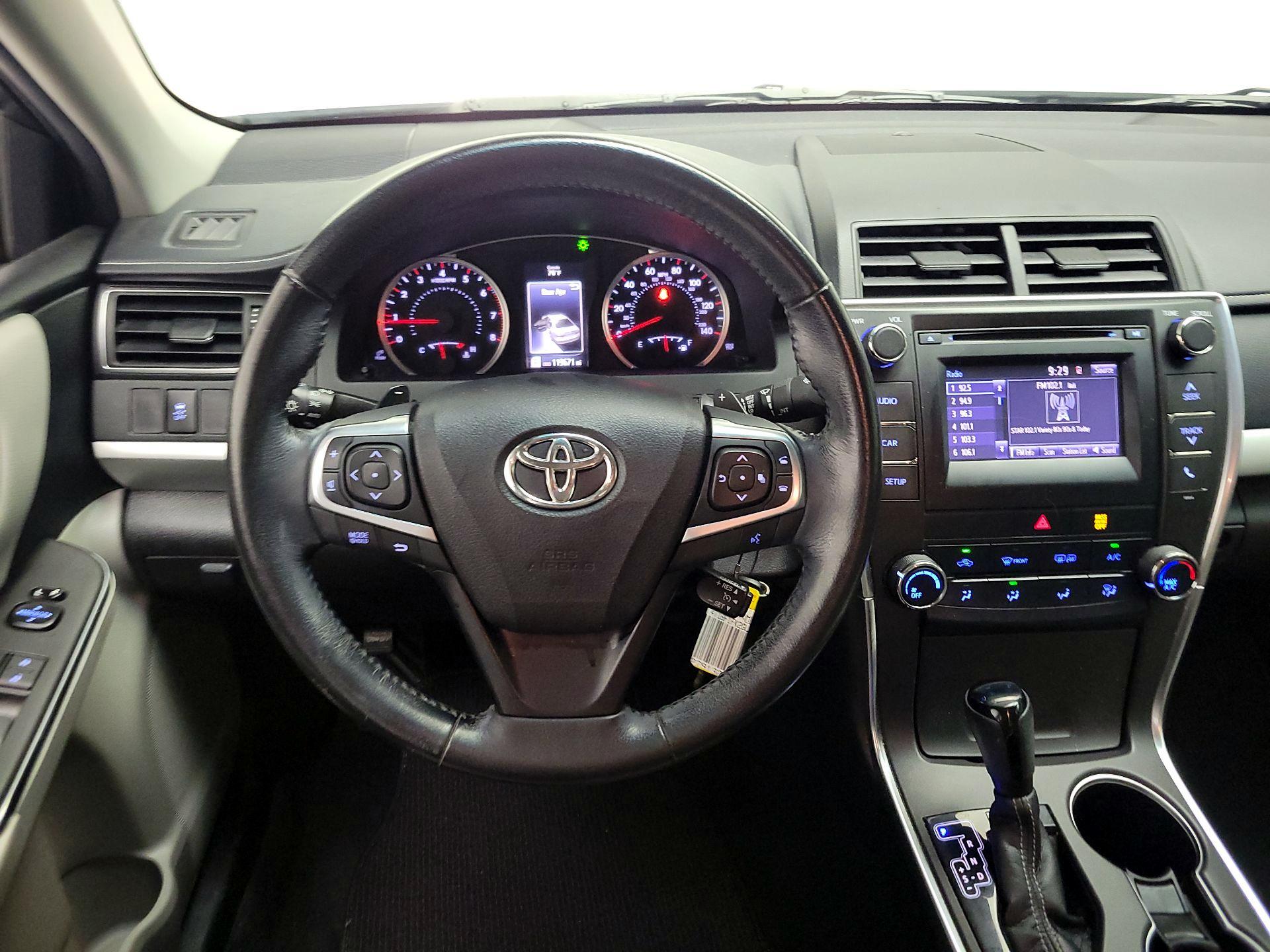 Thumbnail: 2016 Toyota Camry - 10