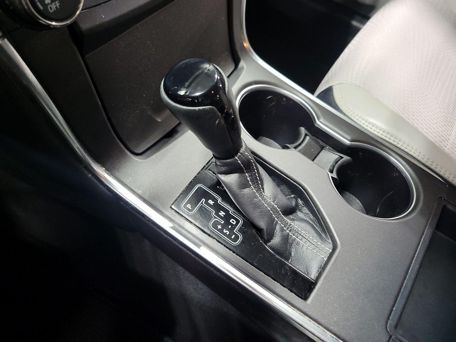 Thumbnail: 2016 Toyota Camry - 17