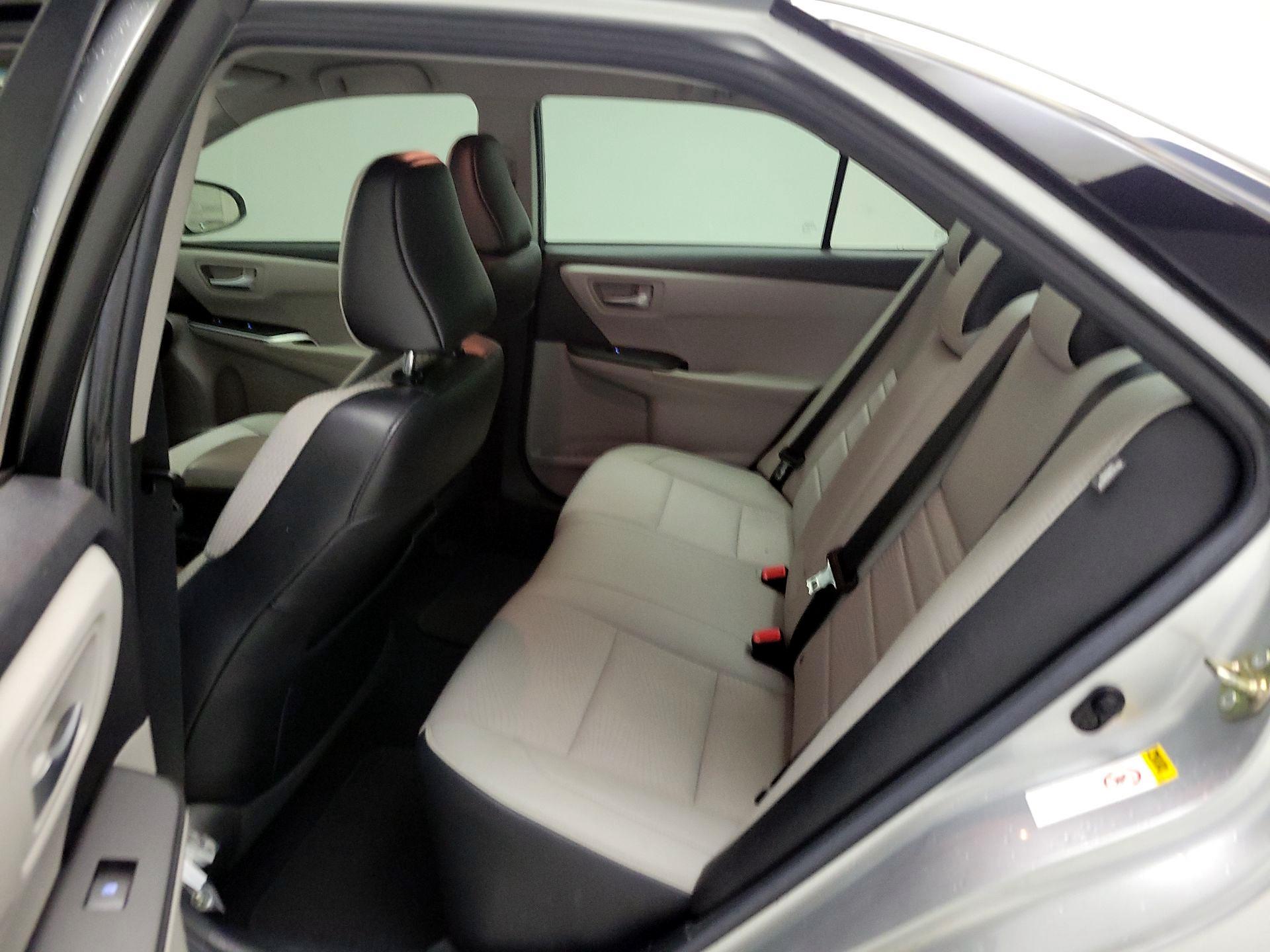 Thumbnail: 2016 Toyota Camry - 18