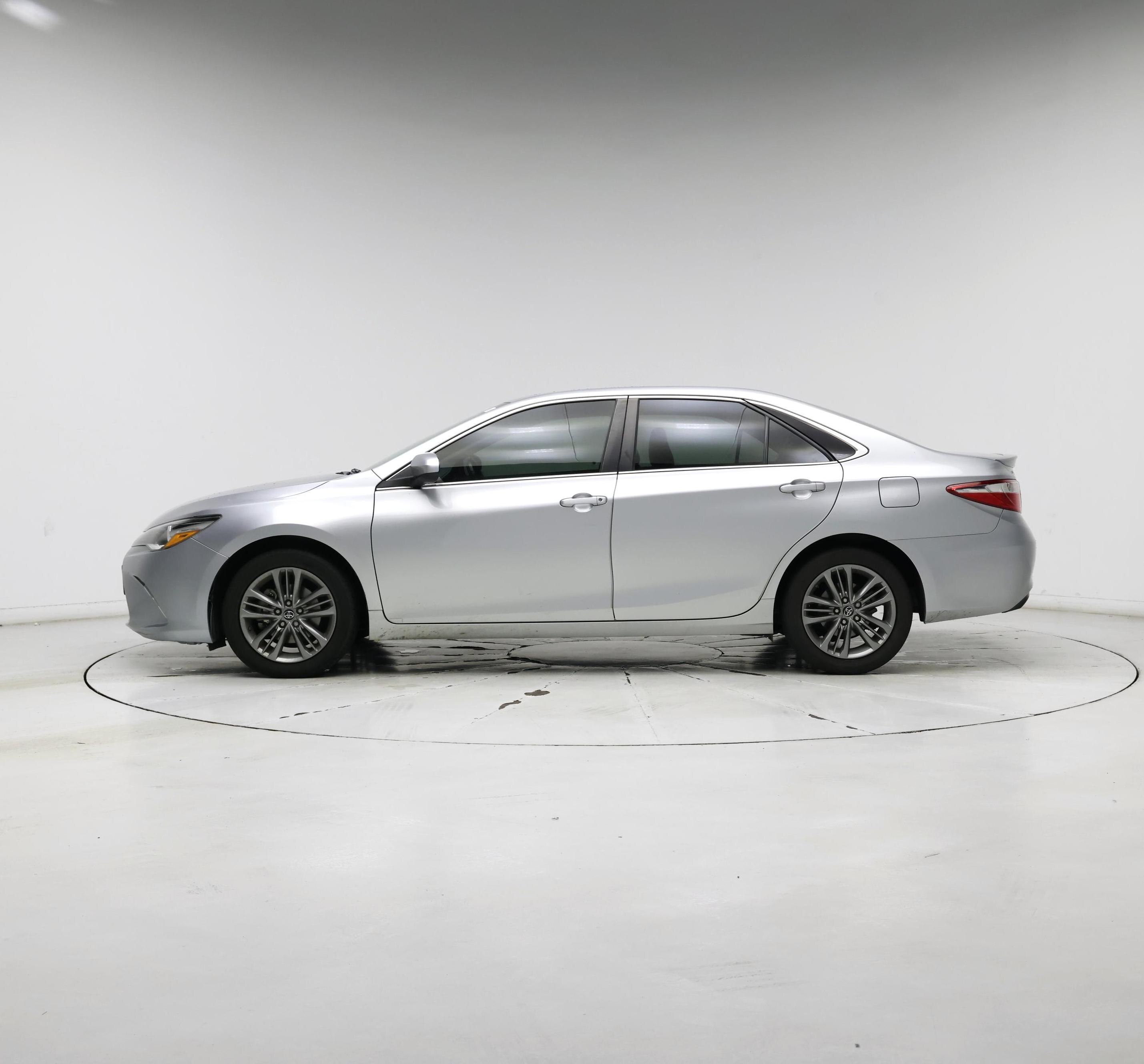 Thumbnail: 2016 Toyota Camry - 3