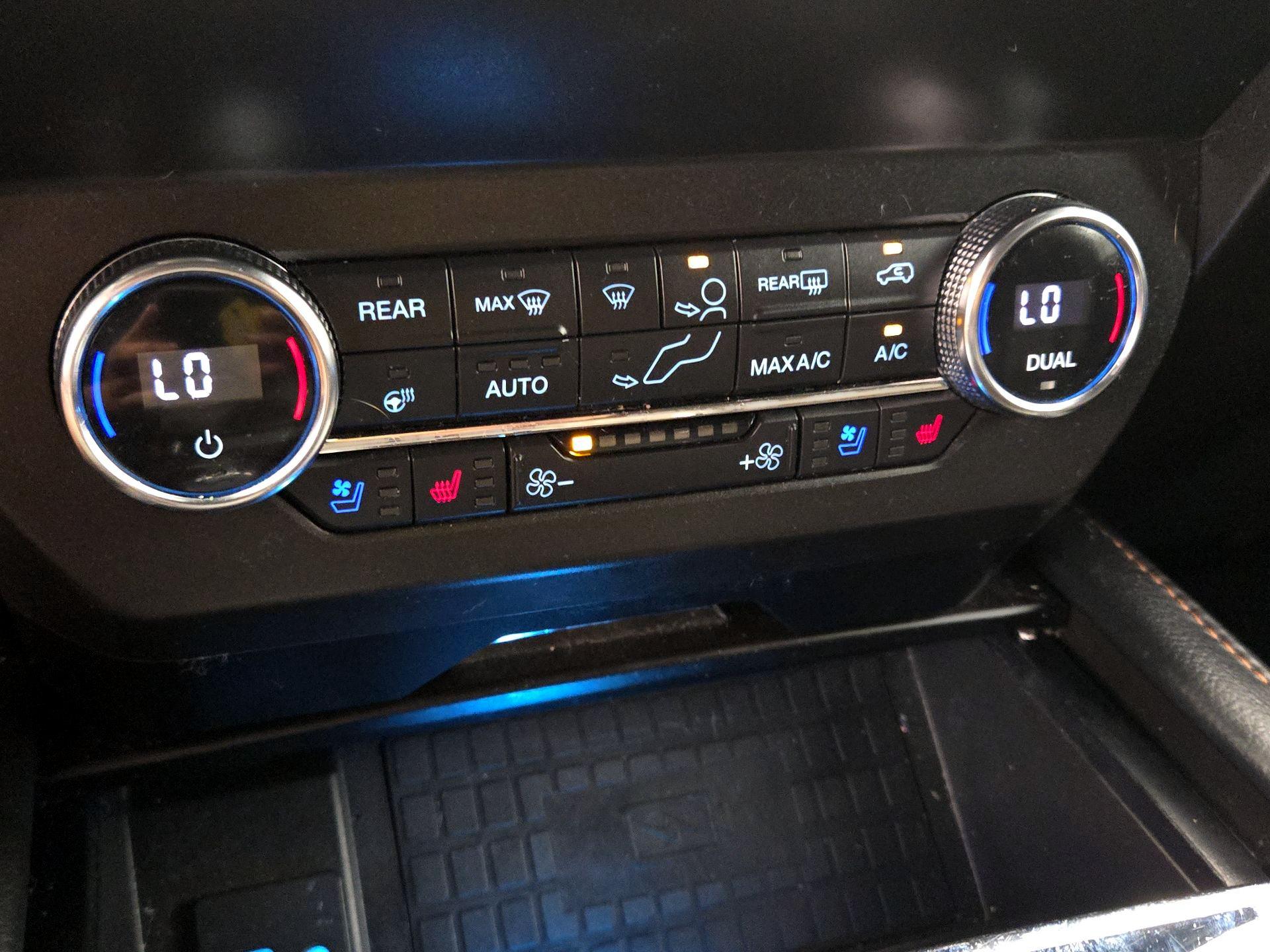 Thumbnail: 2020 Ford Expedition - 17