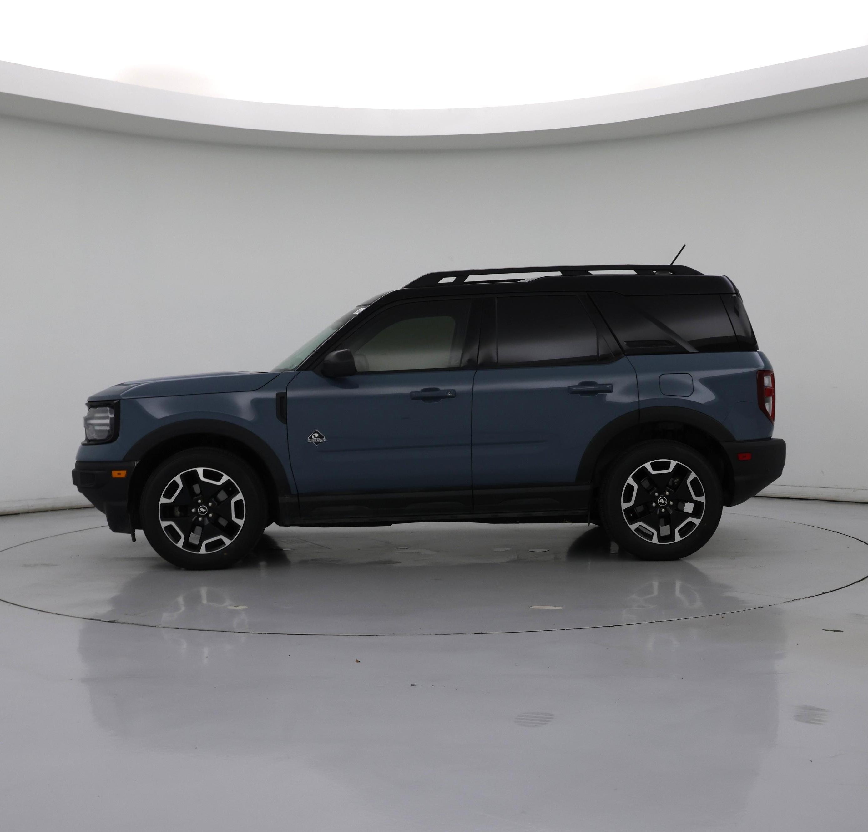 Thumbnail: 2022 Ford Bronco Sport - 3
