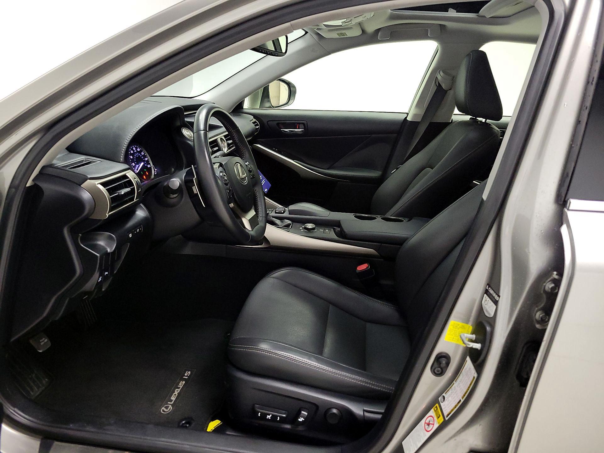 Thumbnail: 2015 Lexus IS - 11