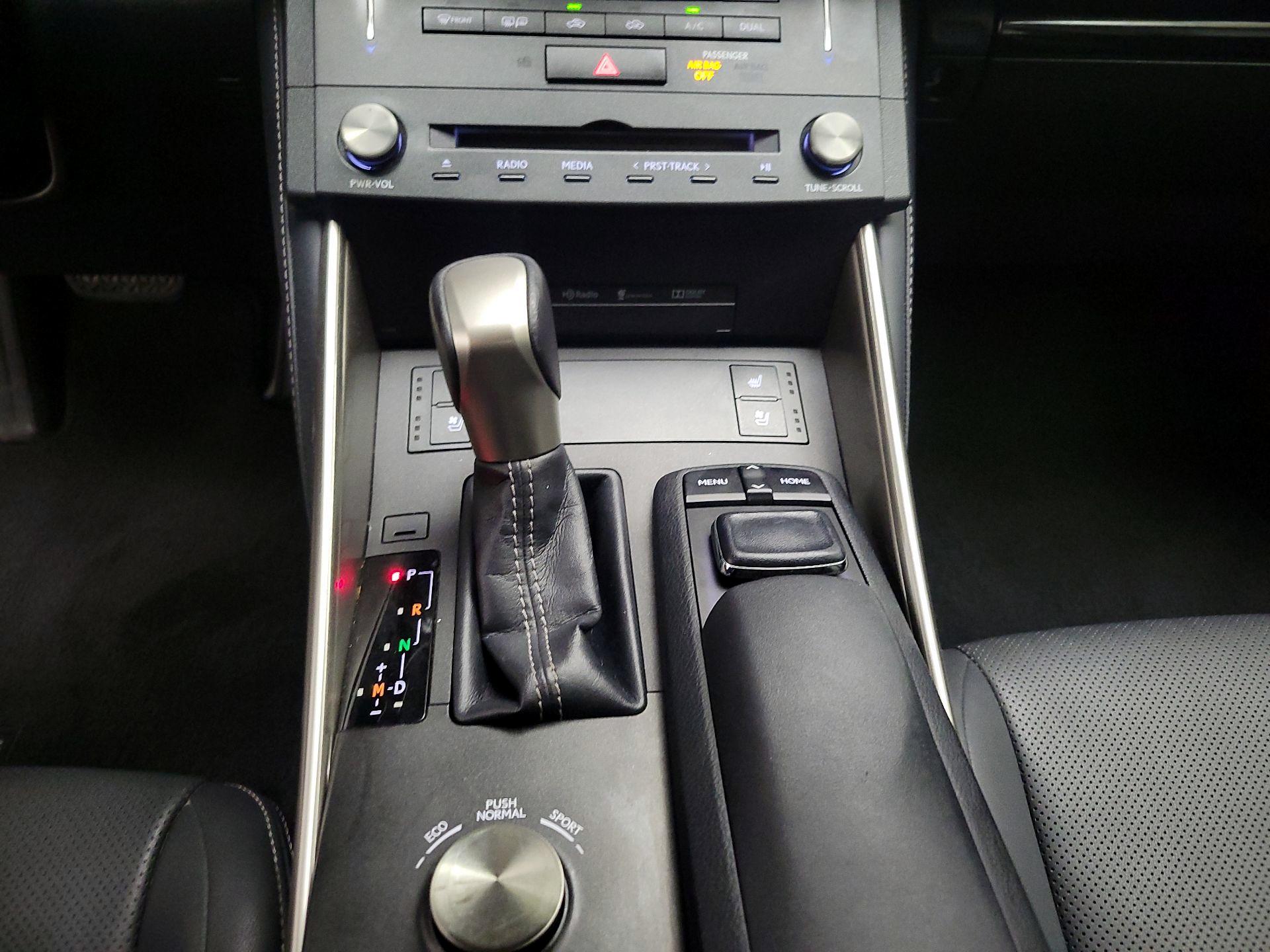 Thumbnail: 2015 Lexus IS - 18