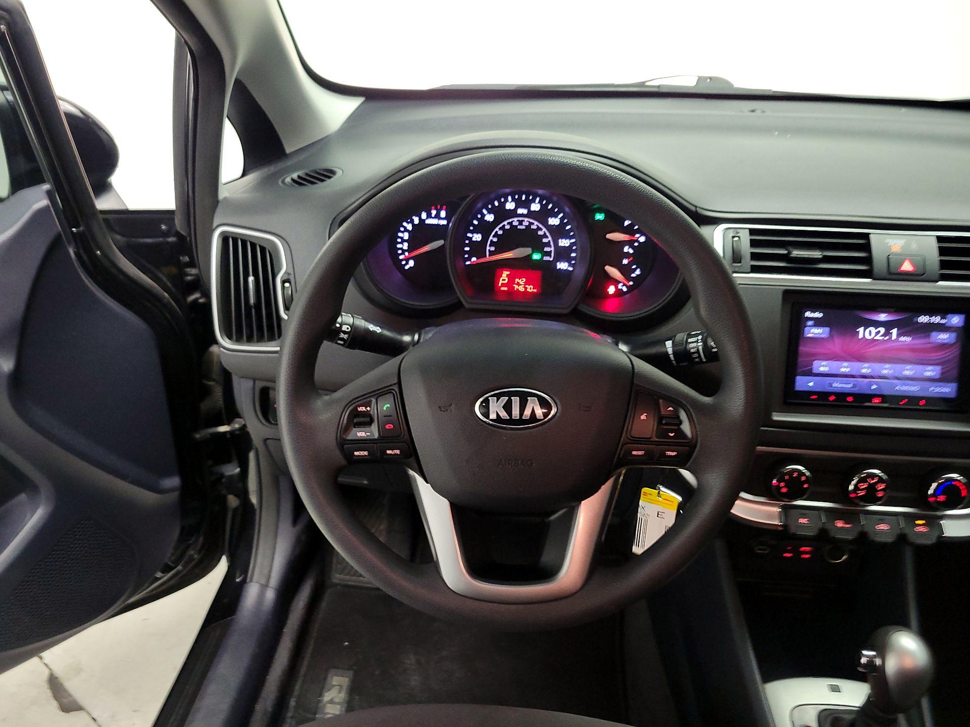 Thumbnail: 2017 Kia Rio - 10