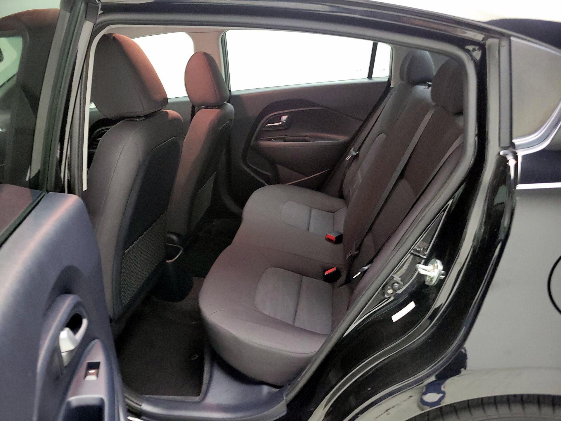Thumbnail: 2017 Kia Rio - 18