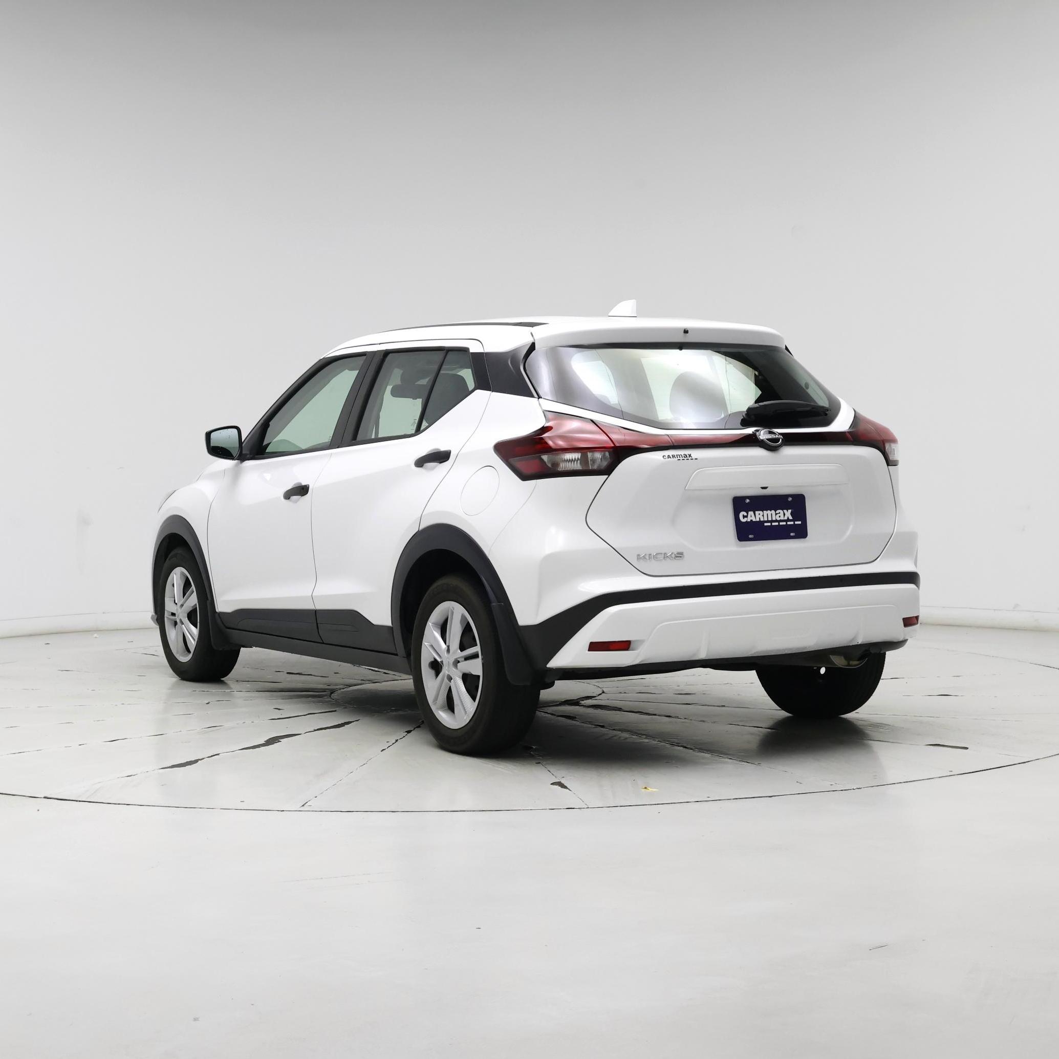 Thumbnail: 2023 Nissan Kicks - 2