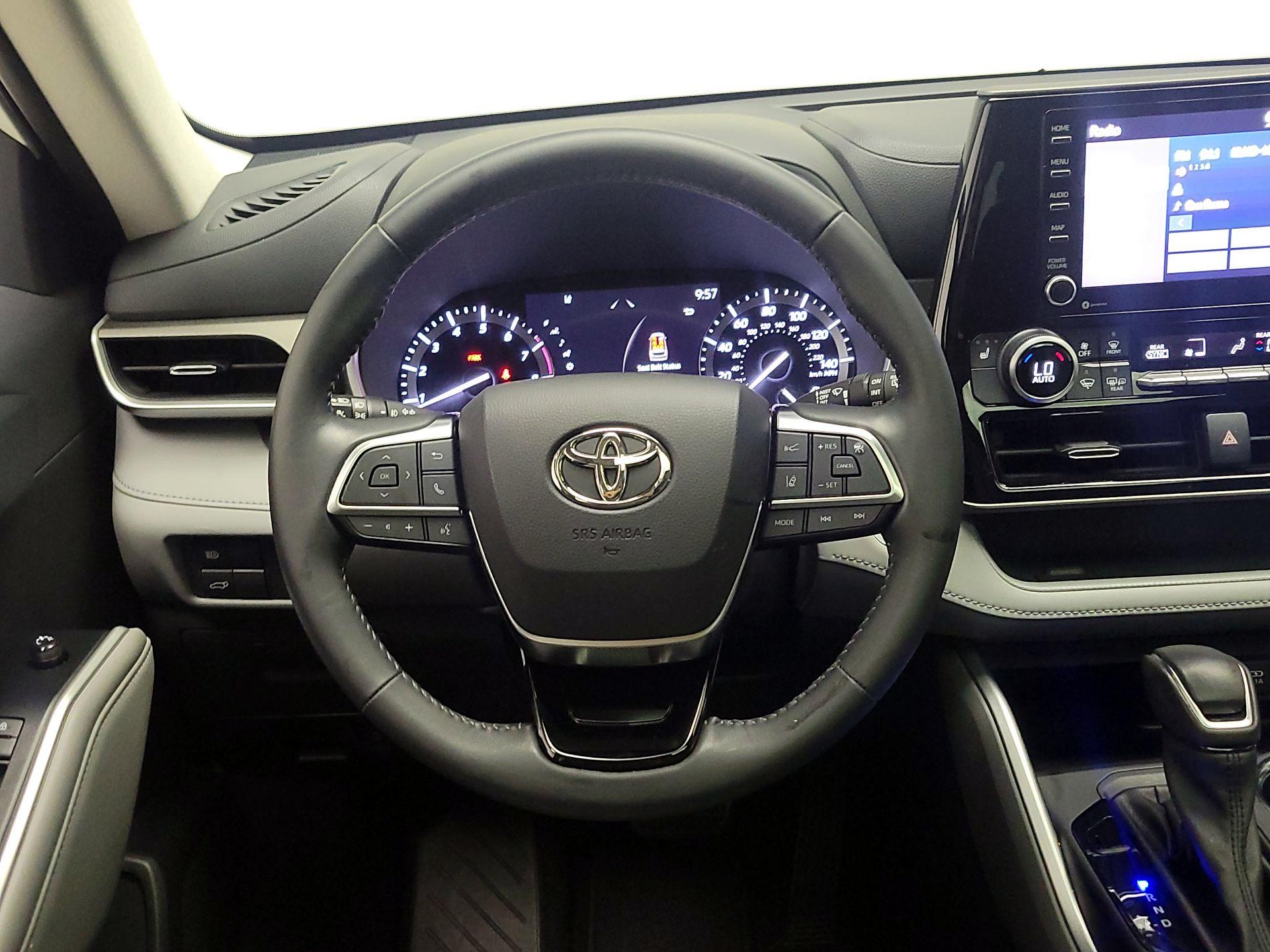 Thumbnail: 2021 Toyota Highlander - 10