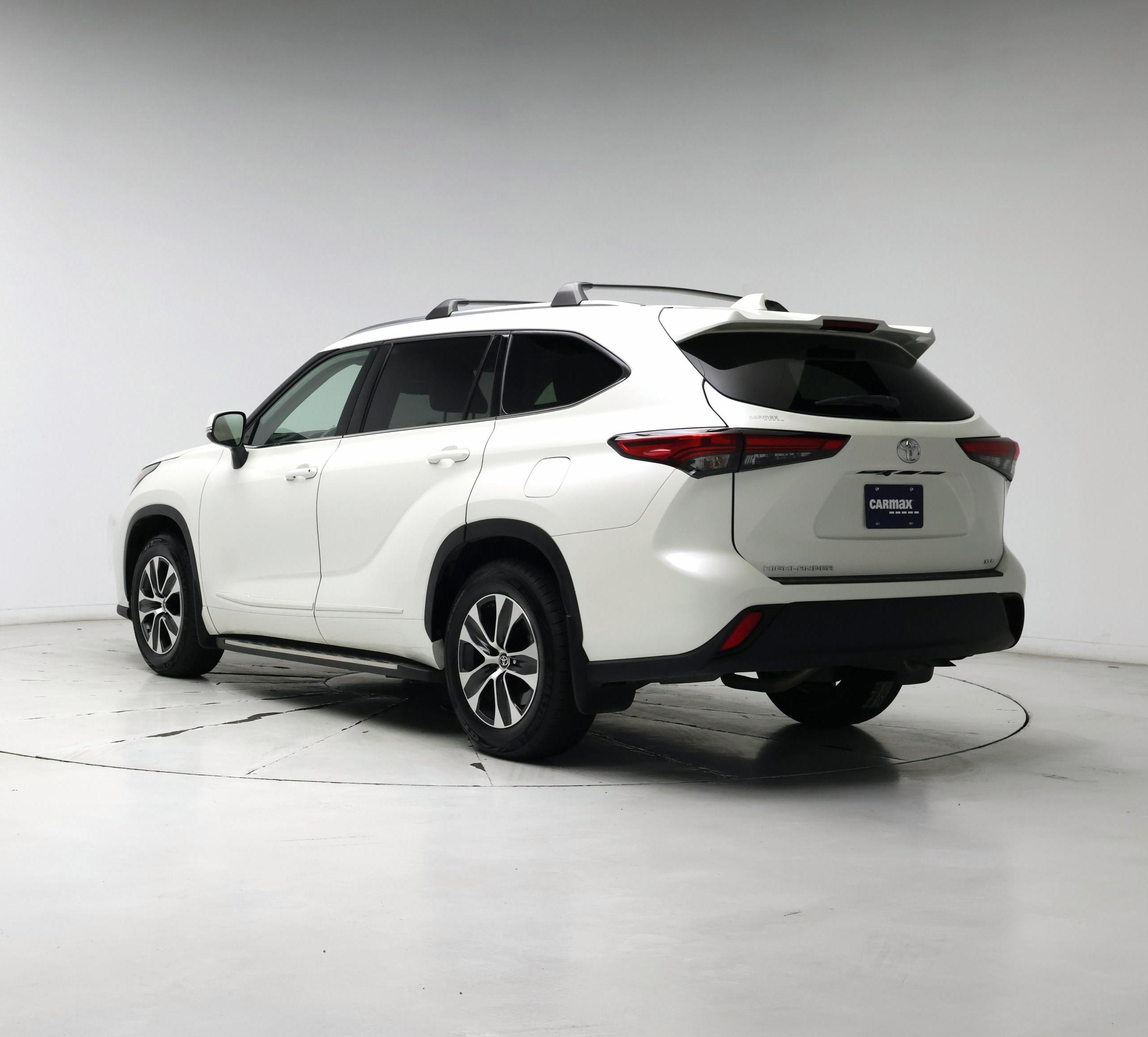 Thumbnail: 2021 Toyota Highlander - 2