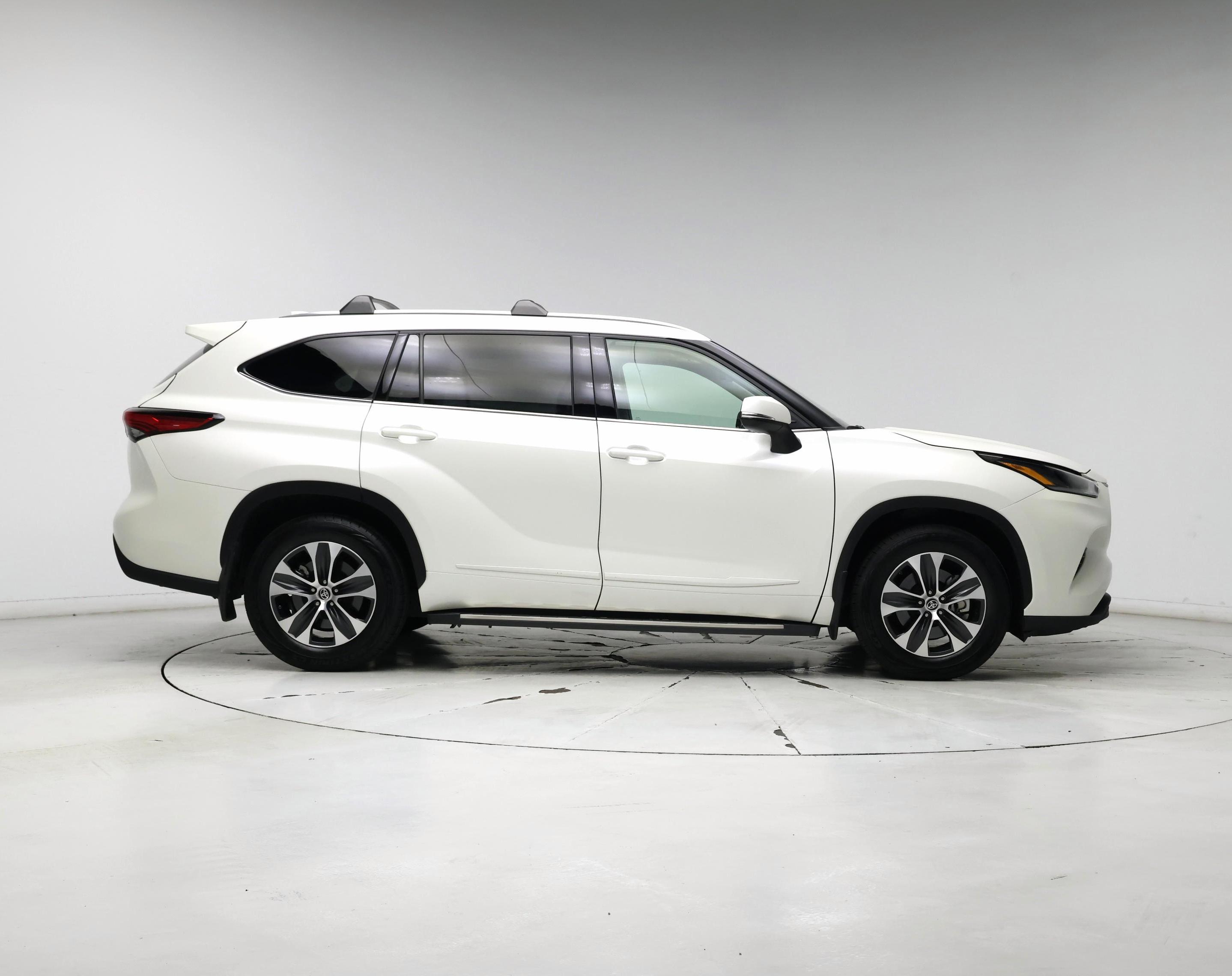 Thumbnail: 2021 Toyota Highlander - 7