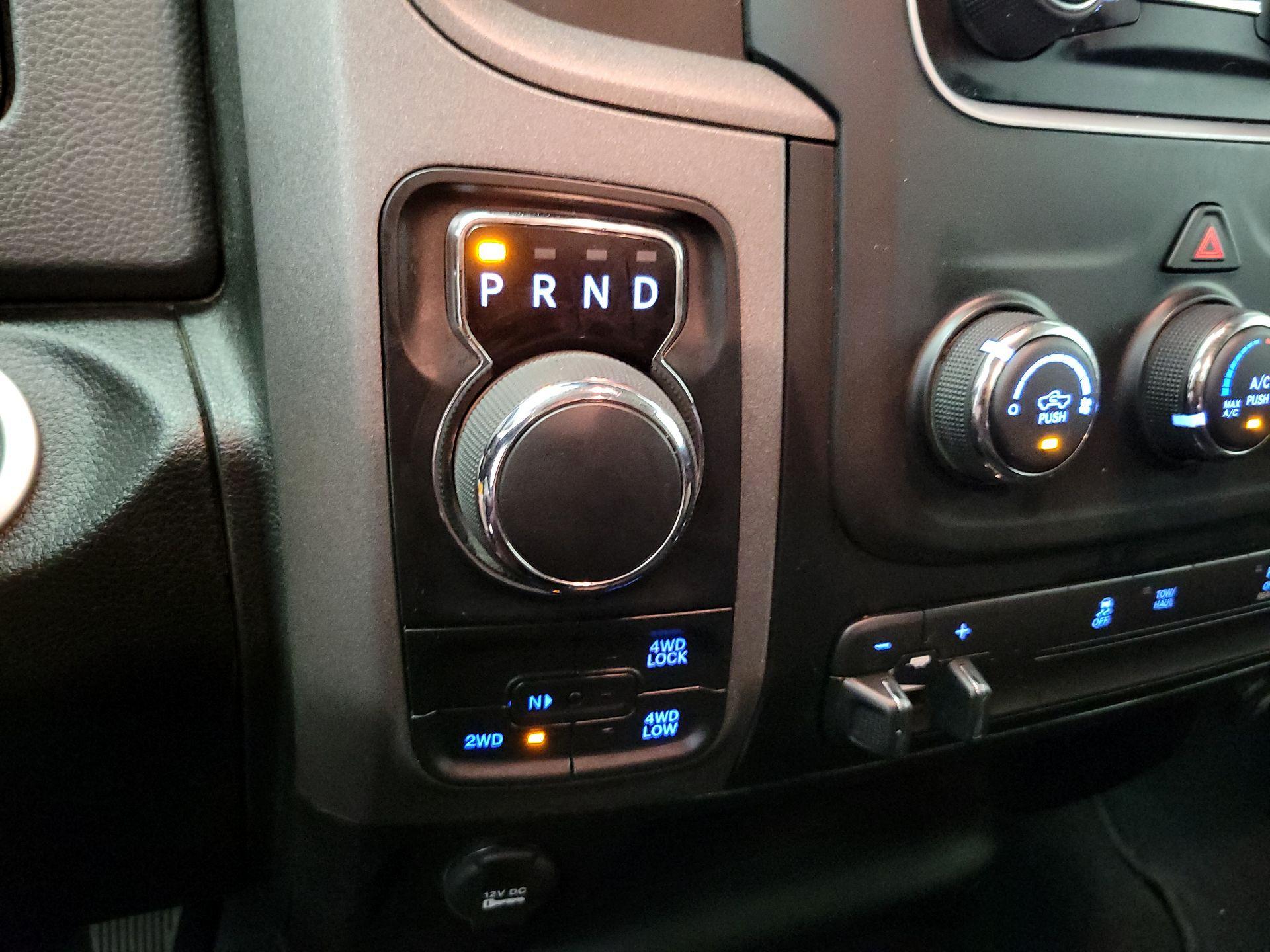 Thumbnail: 2020 RAM 1500 Classic - 17