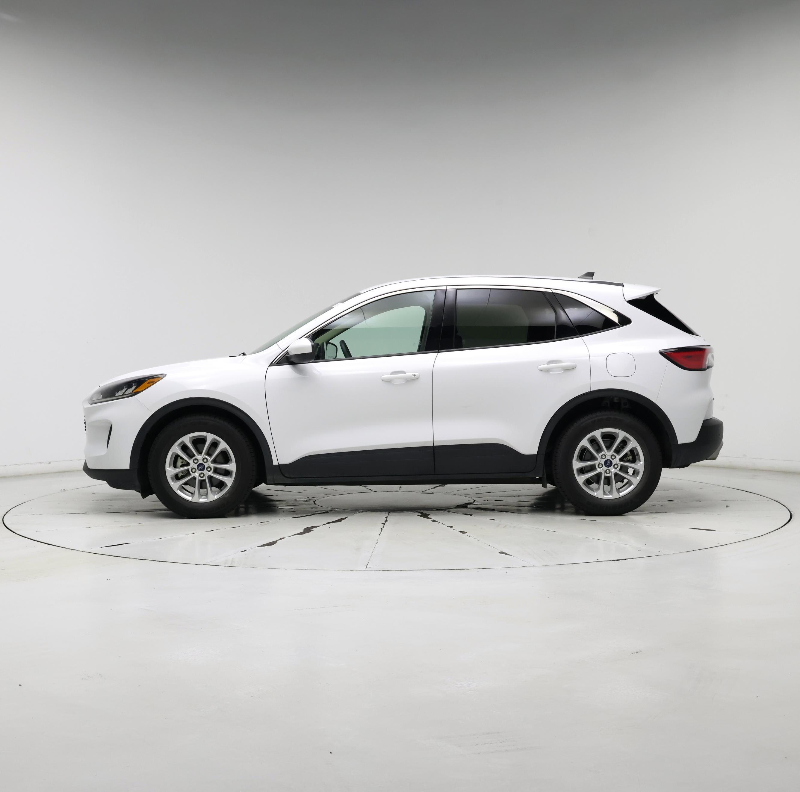 Thumbnail: 2020 Ford Escape - 3