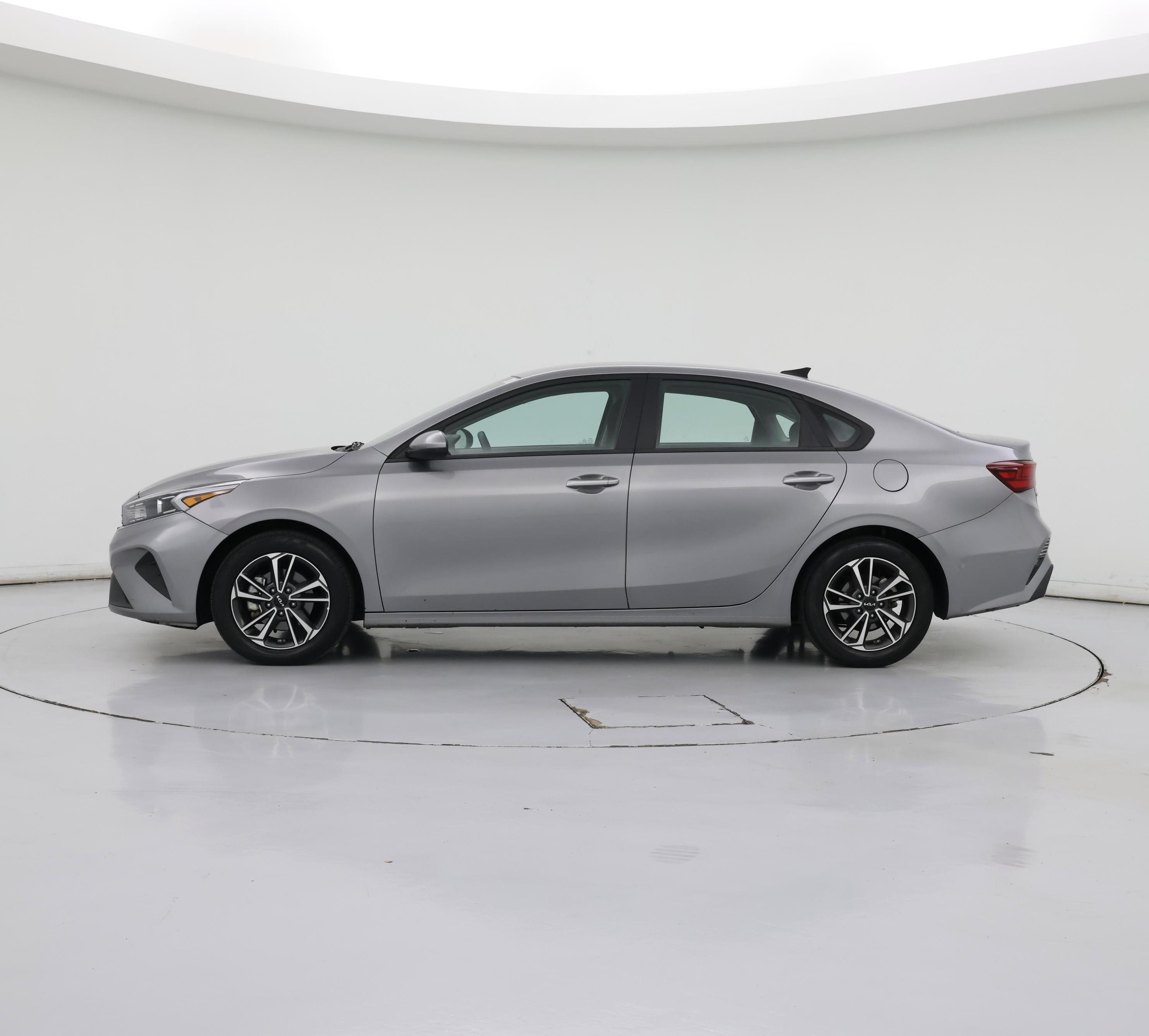 Thumbnail: 2024 Kia Forte - 3