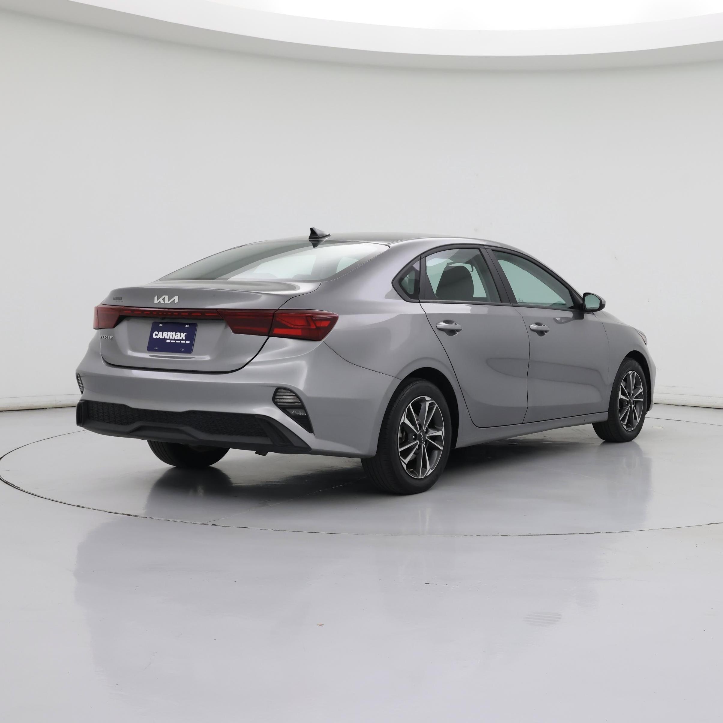 Thumbnail: 2024 Kia Forte - 8