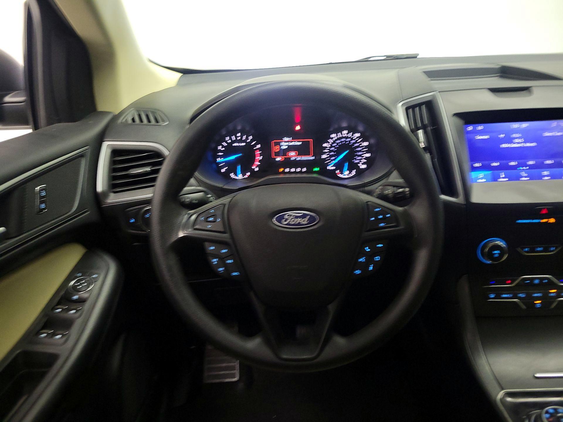 Thumbnail: 2020 Ford Edge - 10