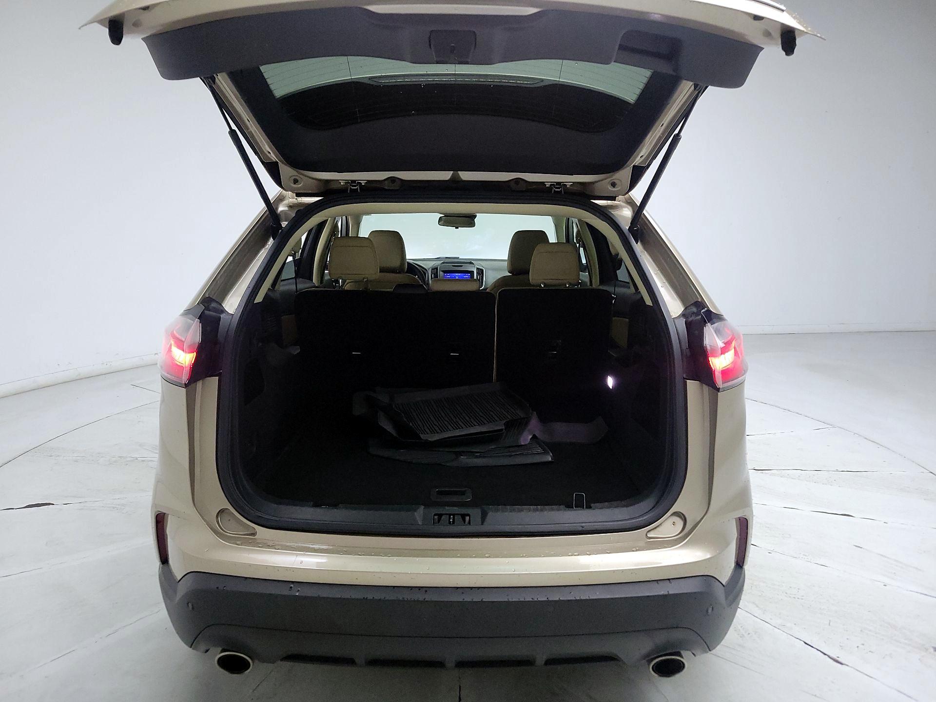Thumbnail: 2020 Ford Edge - 19
