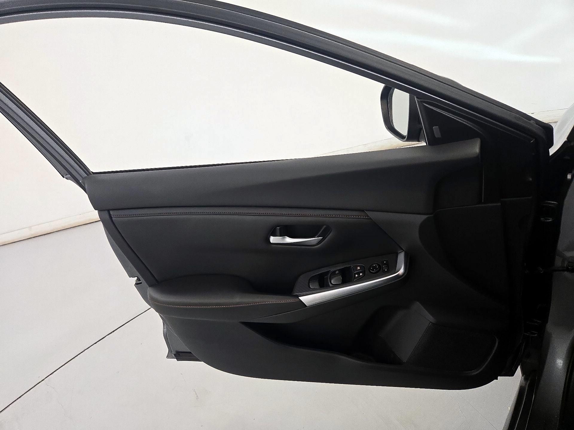 Thumbnail: 2022 Nissan Sentra - 12