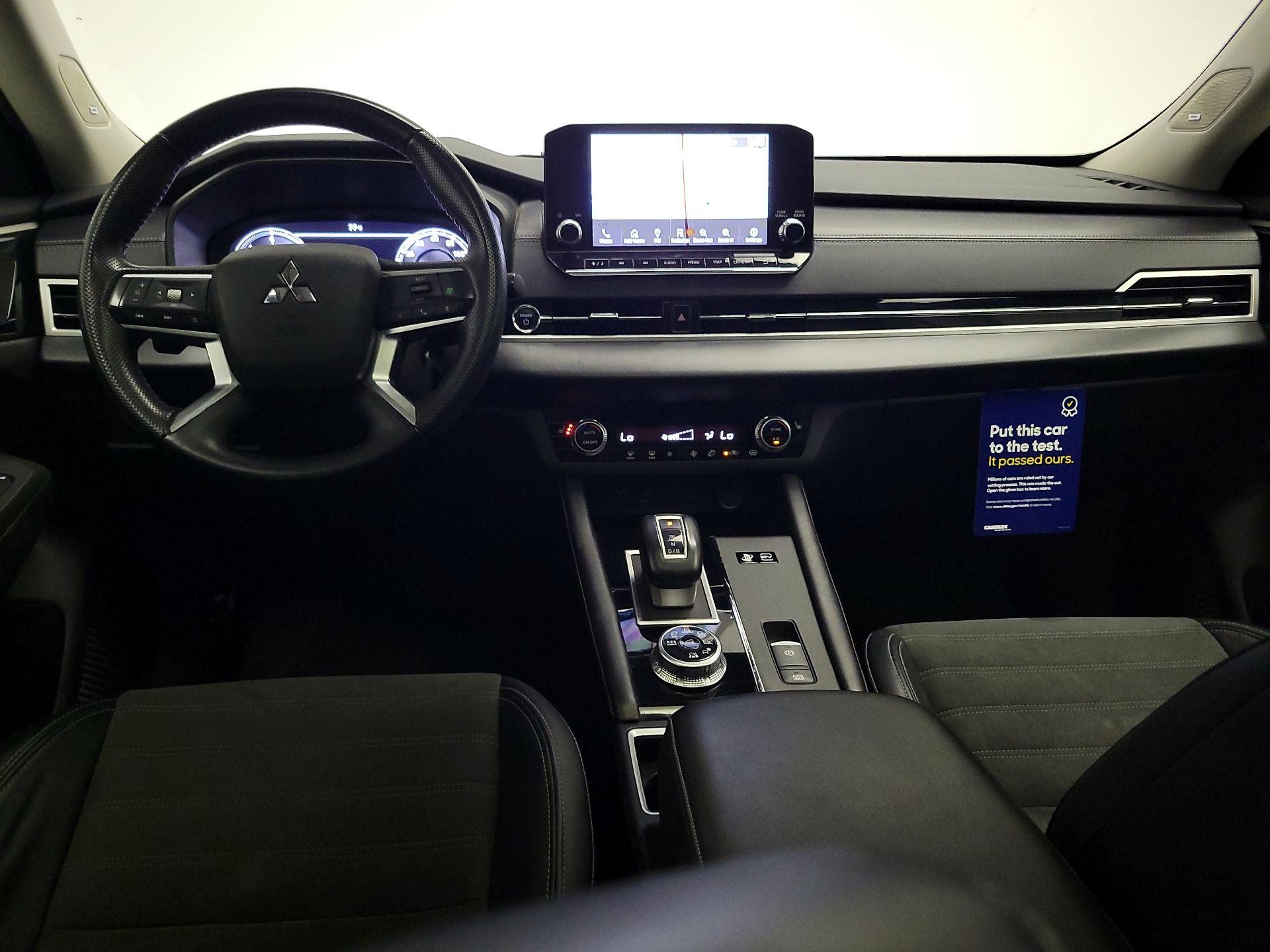 Thumbnail: 2023 Mitsubishi Outlander - 9