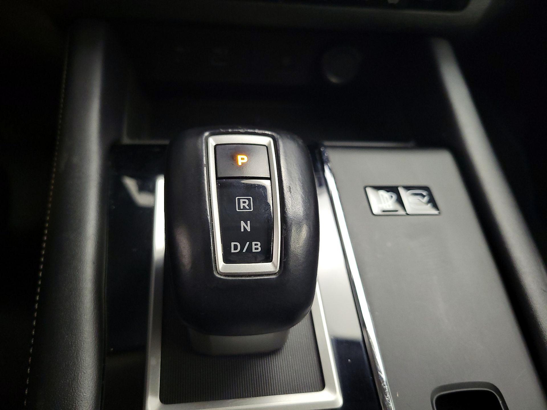 Thumbnail: 2023 Mitsubishi Outlander - 18