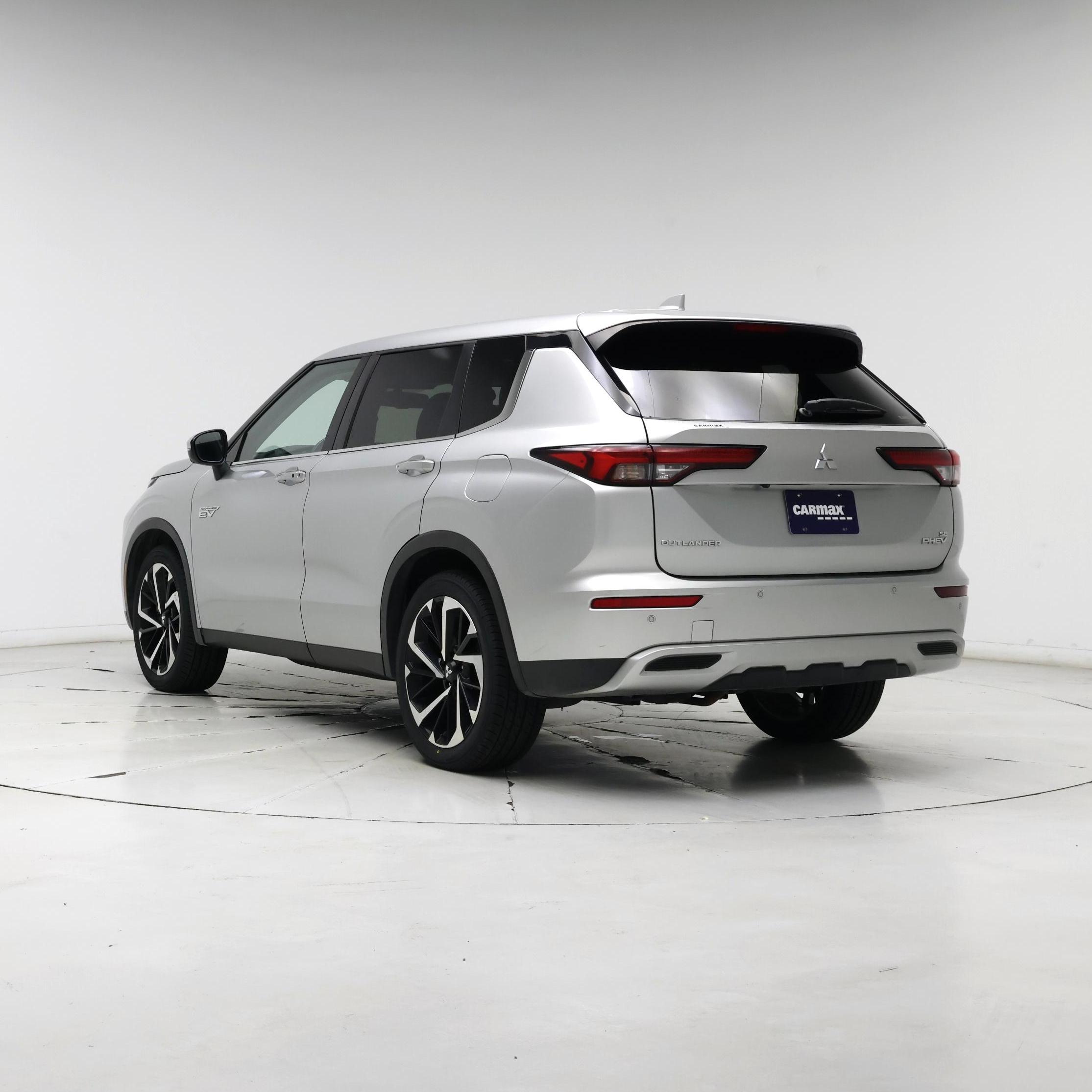 Thumbnail: 2023 Mitsubishi Outlander - 2