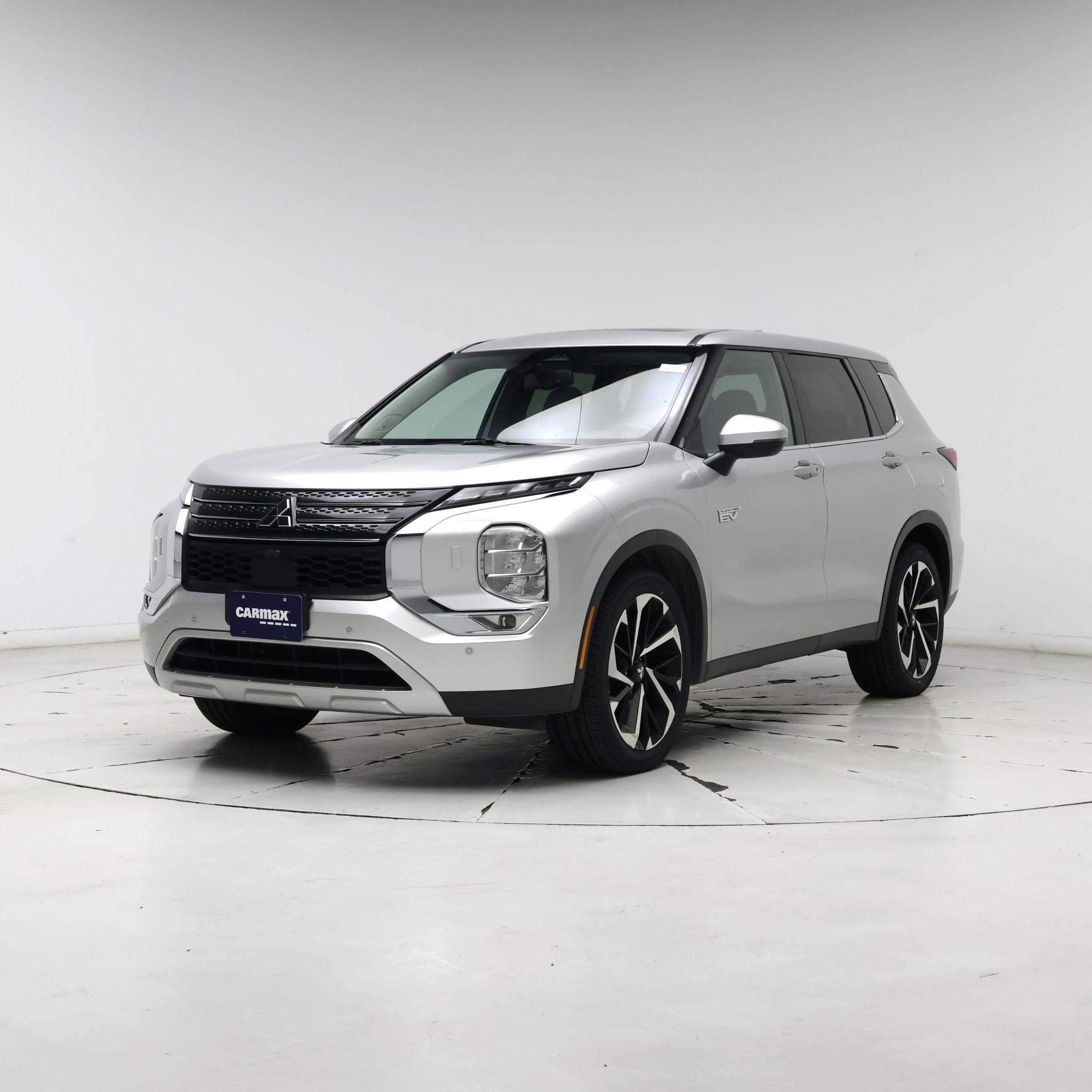 Thumbnail: 2023 Mitsubishi Outlander - 4