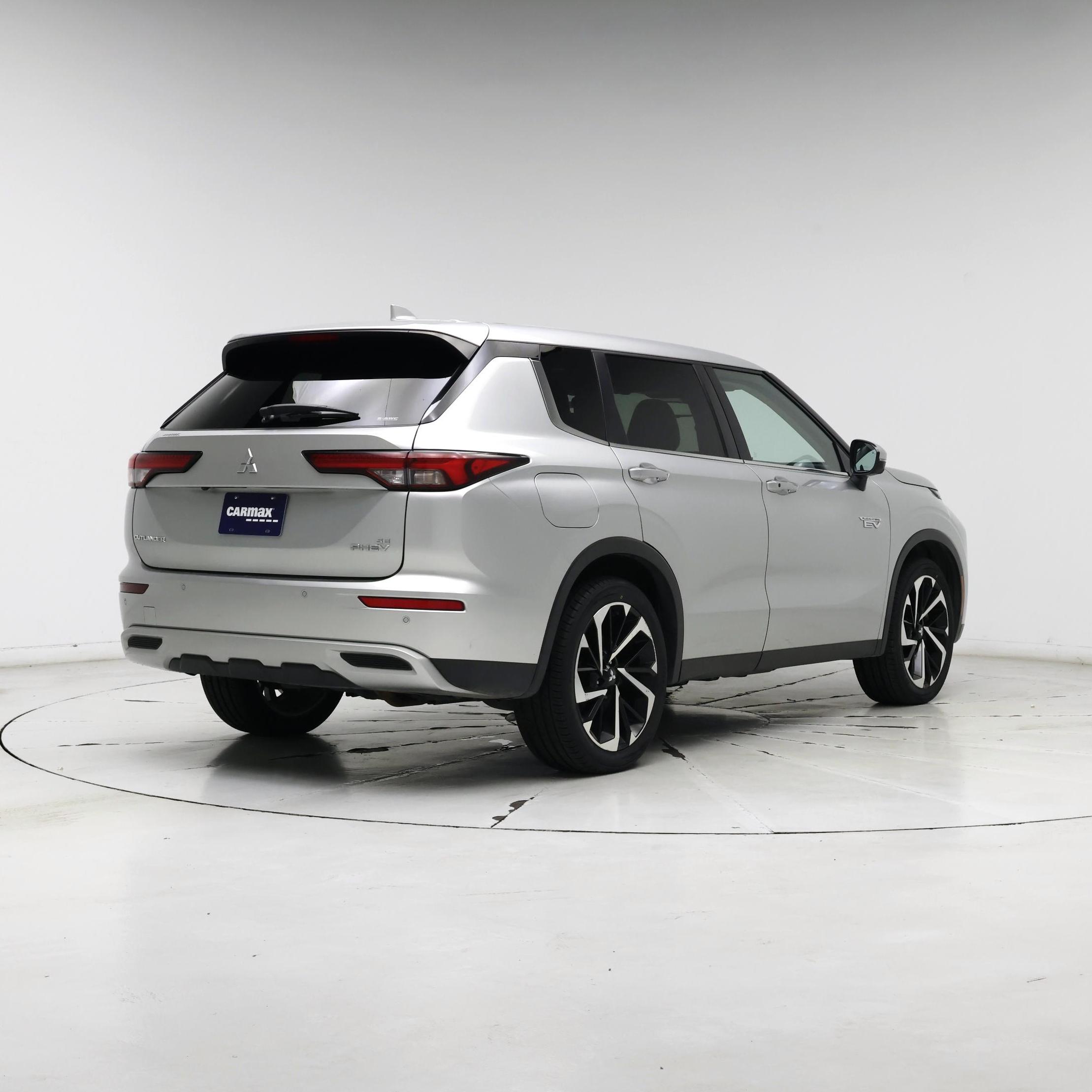 Thumbnail: 2023 Mitsubishi Outlander - 8