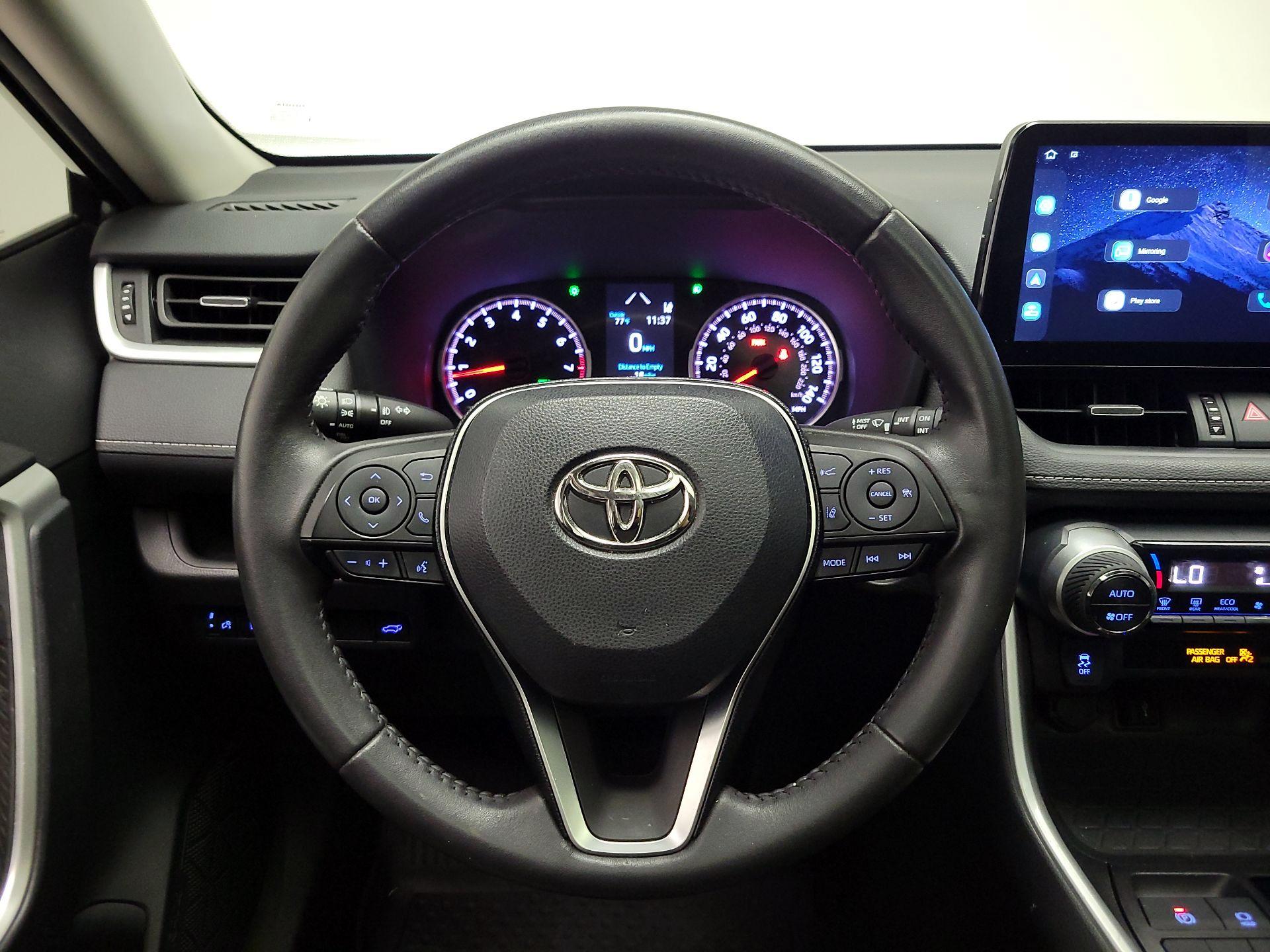 Thumbnail: 2021 Toyota RAV4 - 10