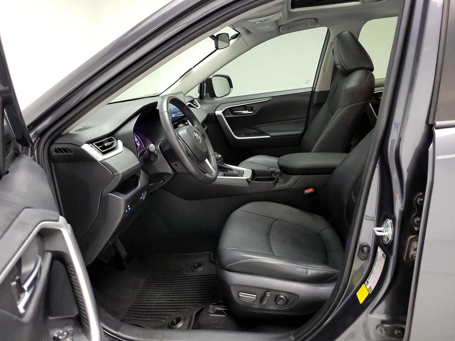 Thumbnail: 2021 Toyota RAV4 - 11