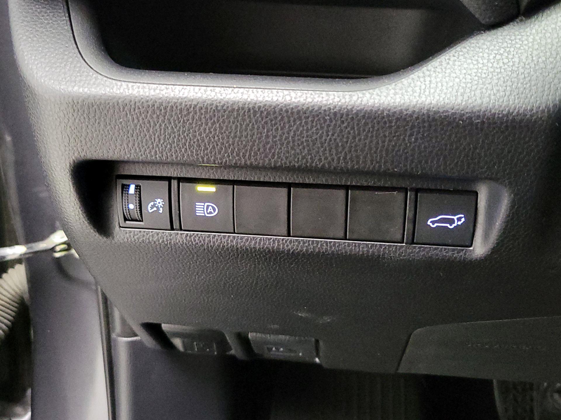 Thumbnail: 2021 Toyota RAV4 - 13