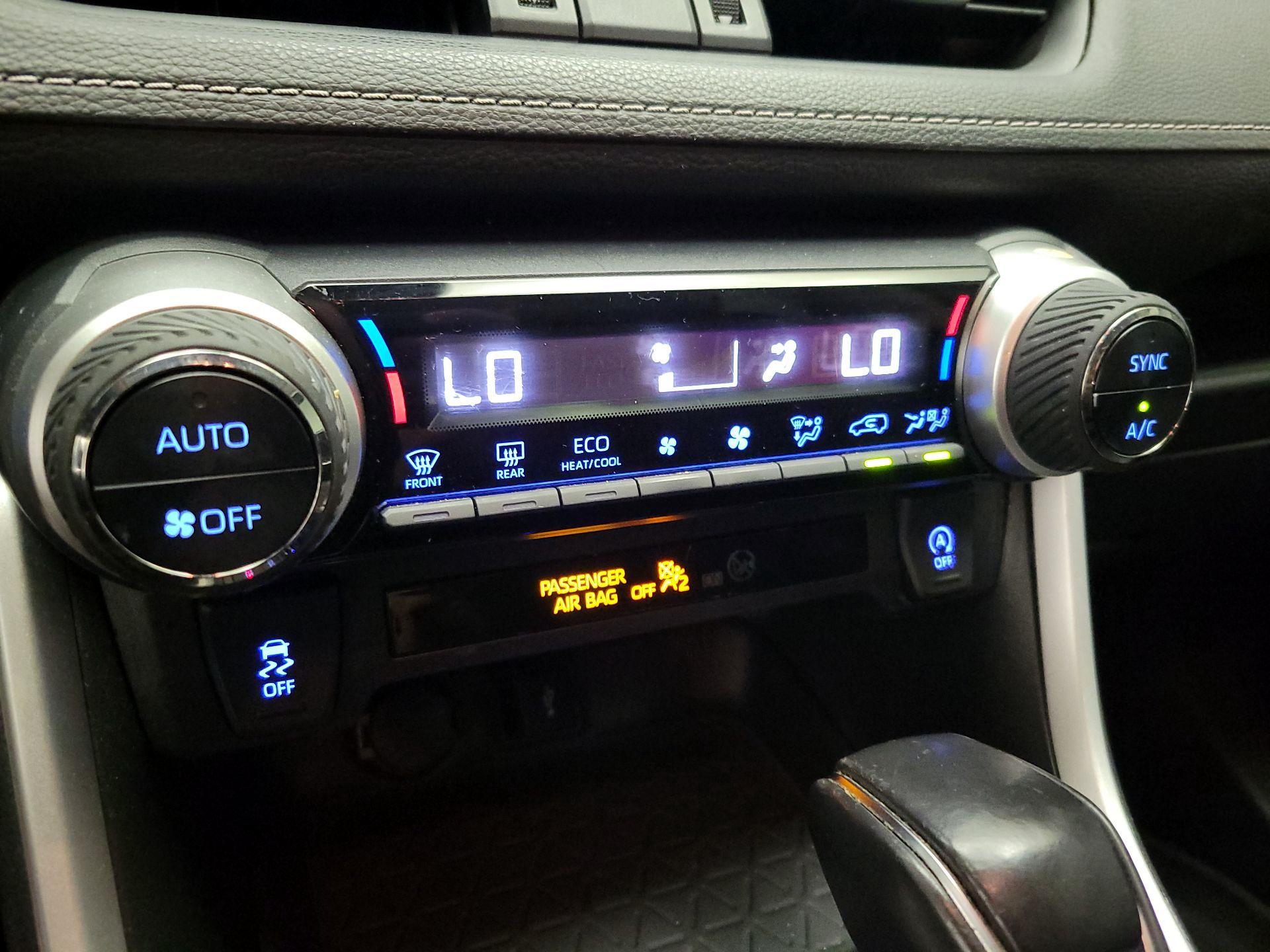 Thumbnail: 2021 Toyota RAV4 - 16