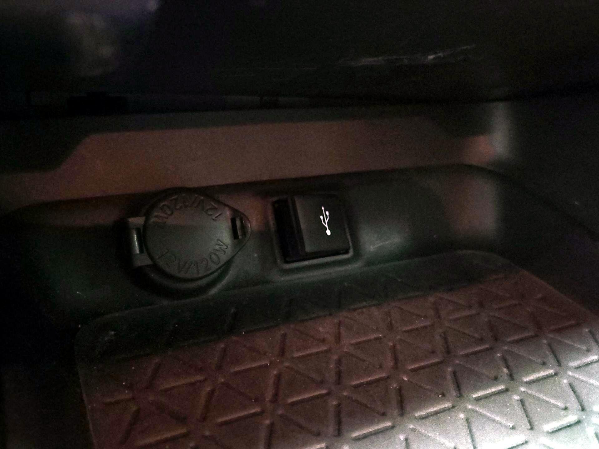 Thumbnail: 2021 Toyota RAV4 - 18